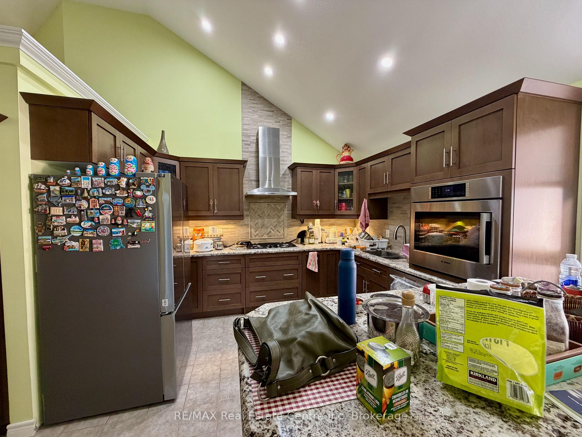 Photo 7 of 162 Clairfields Drive W, Guelph, Clairfields/Hanlon Business Park — HOMEH