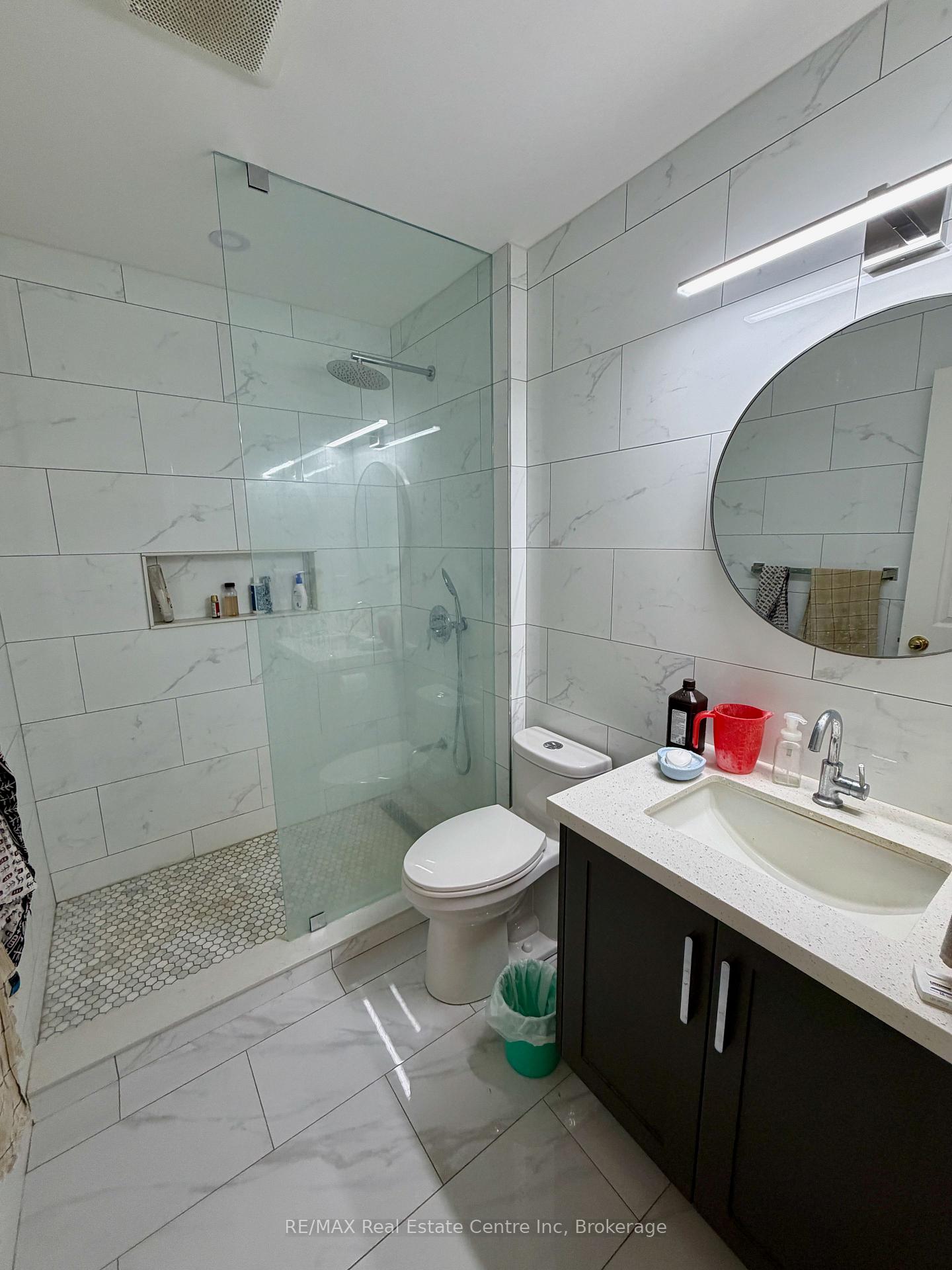 Photo 17 of 162 Clairfields Drive W, Guelph, Clairfields/Hanlon Business Park — HOMEH