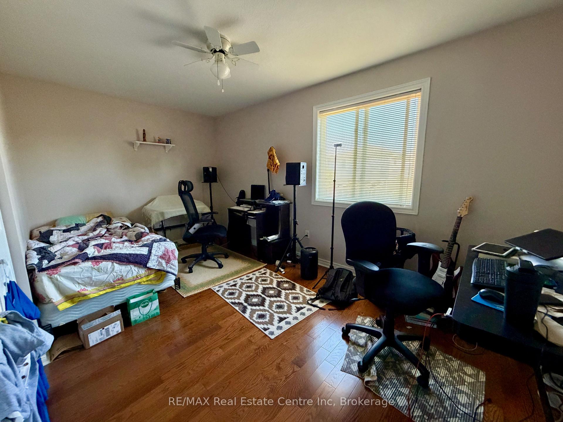 Photo 22 of 162 Clairfields Drive W, Guelph, Clairfields/Hanlon Business Park — HOMEH