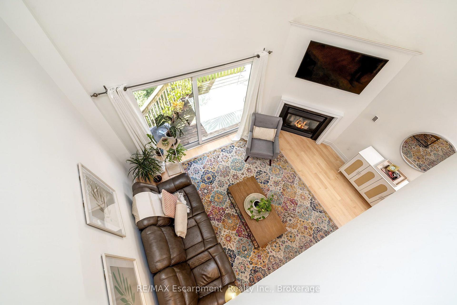 Photo 5 of Unit 218, 2110 Cleaver Avenue, Burlington, Headon — HOMEH