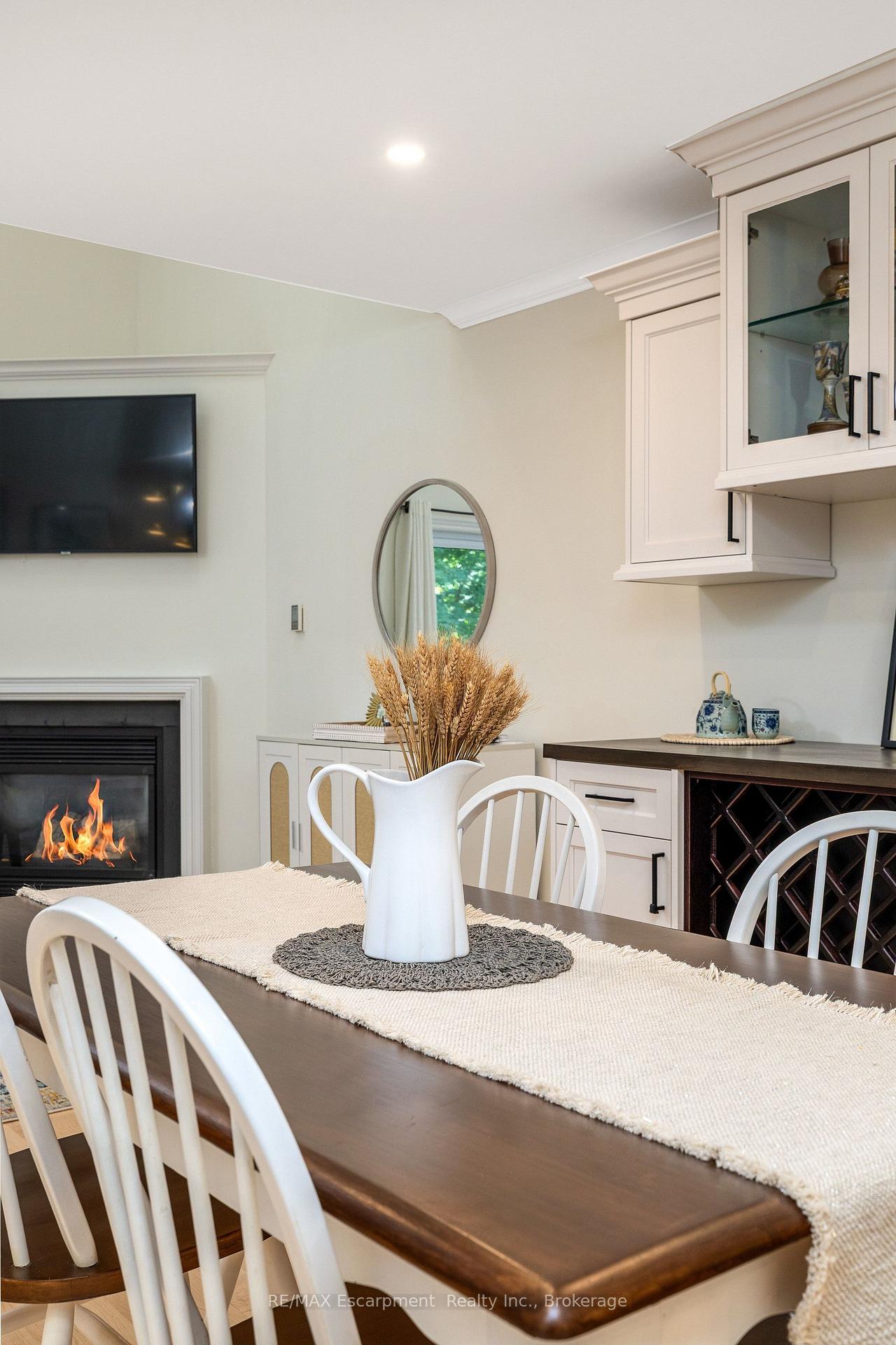 Photo 11 of Unit 218, 2110 Cleaver Avenue, Burlington, Headon — HOMEH