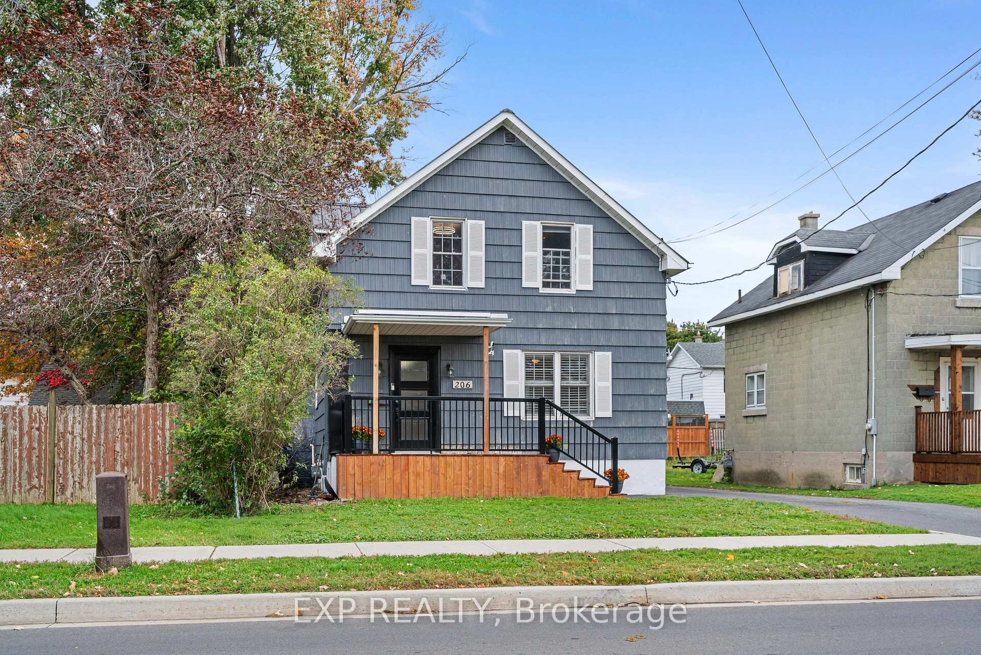 Photo 2 of 206 Fifth Street W, Cornwall, Cornwall — HOMEH