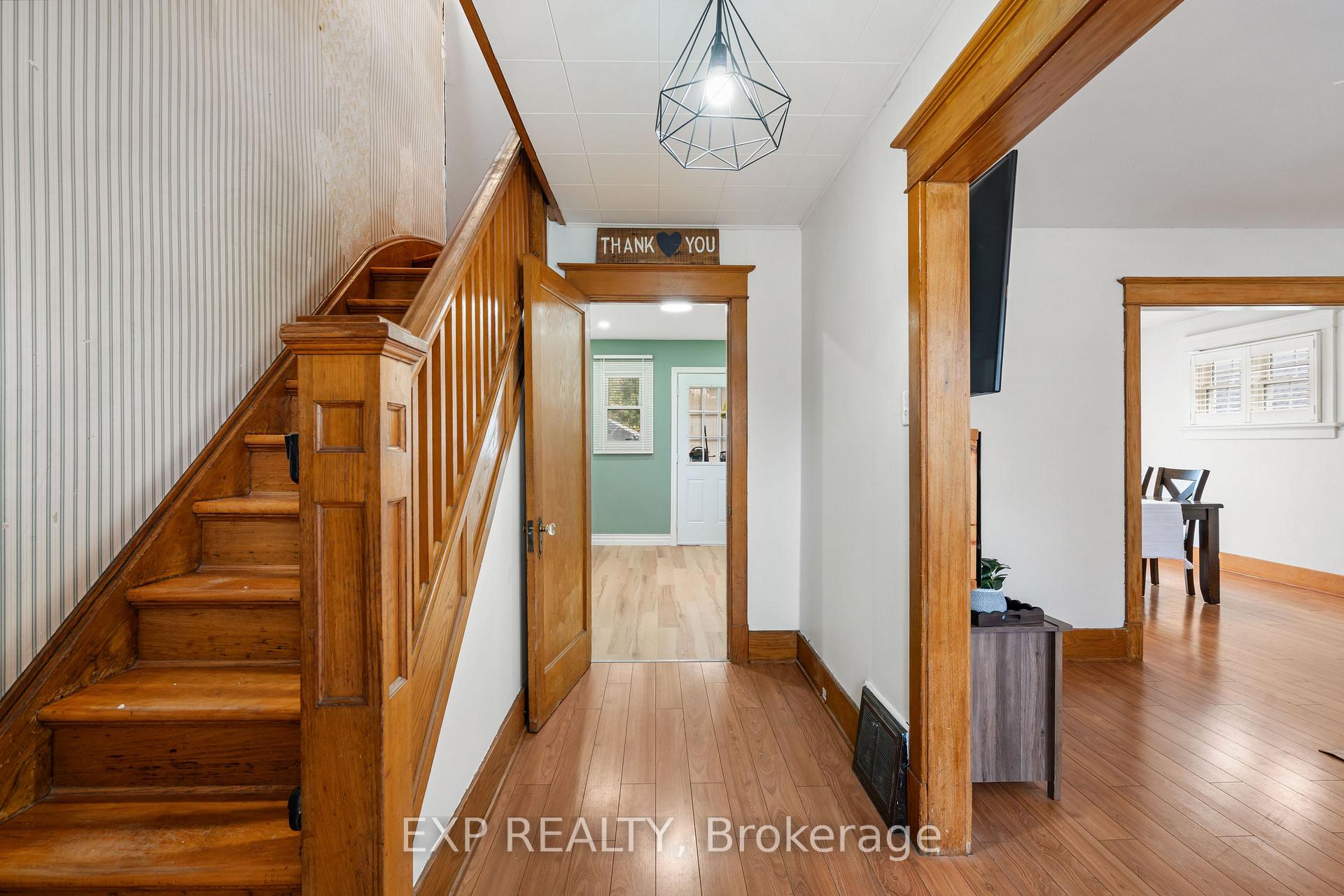 Photo 5 of 206 Fifth Street W, Cornwall, Cornwall — HOMEH