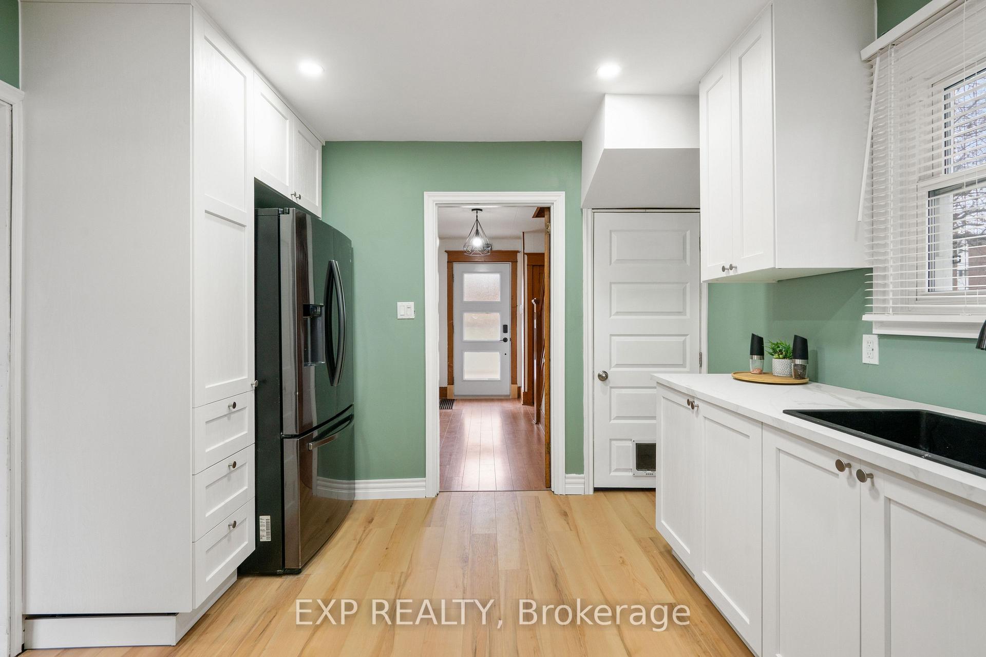 Photo 8 of 206 Fifth Street W, Cornwall, Cornwall — HOMEH