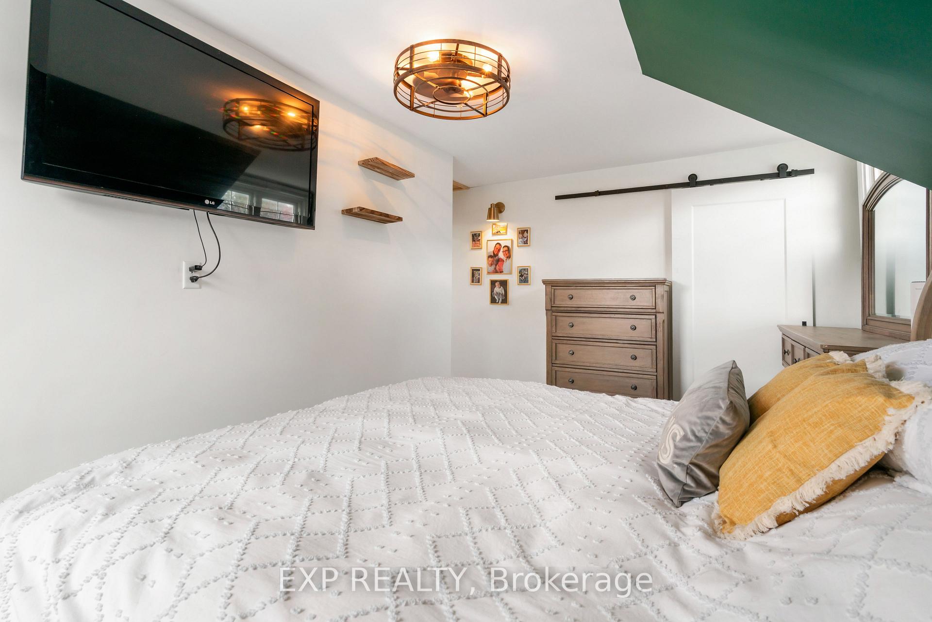Photo 16 of 206 Fifth Street W, Cornwall, Cornwall — HOMEH