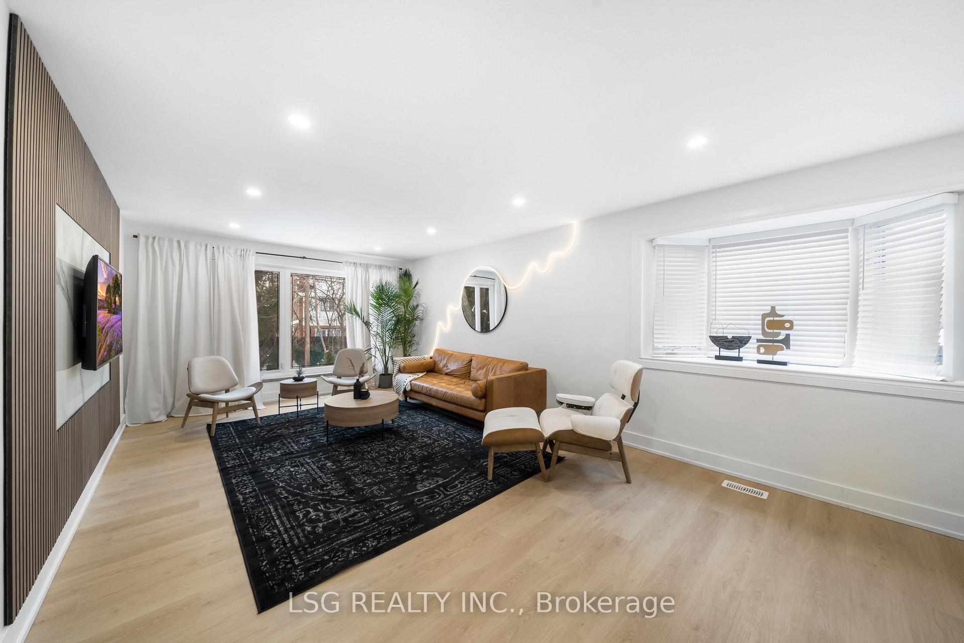 Photo 8 of 26 Grangemill Crescent, North York, Banbury-Don Mills — HOMEH