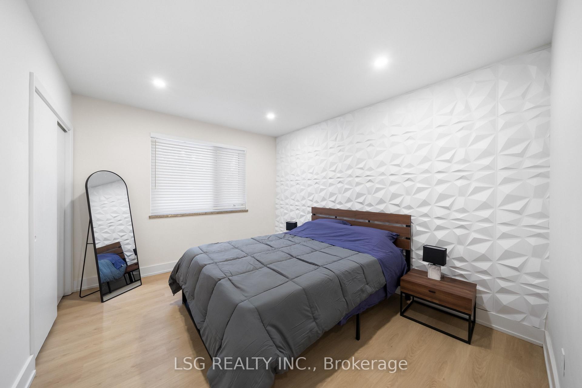 Photo 14 of 26 Grangemill Crescent, North York, Banbury-Don Mills — HOMEH