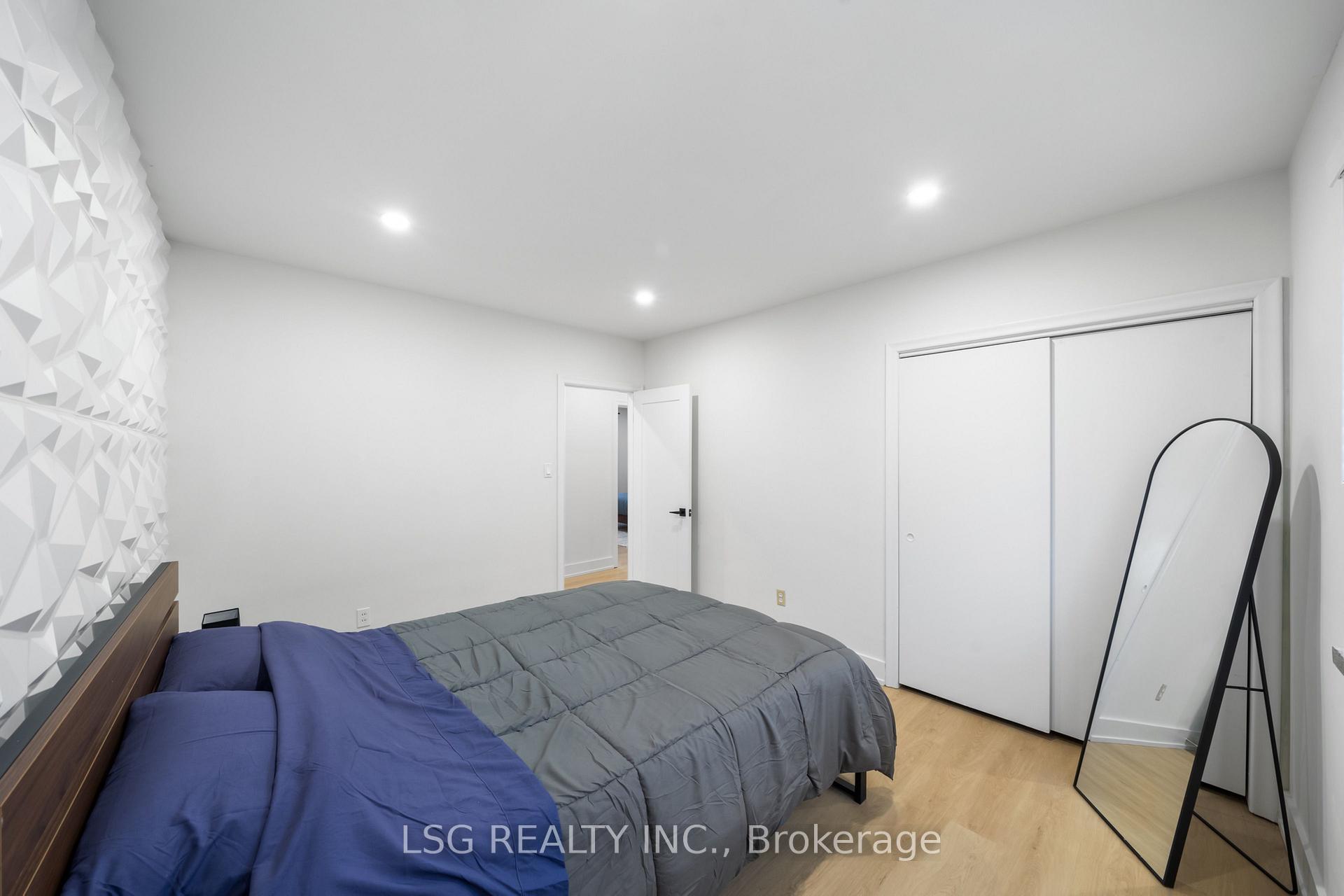 Photo 15 of 26 Grangemill Crescent, North York, Banbury-Don Mills — HOMEH