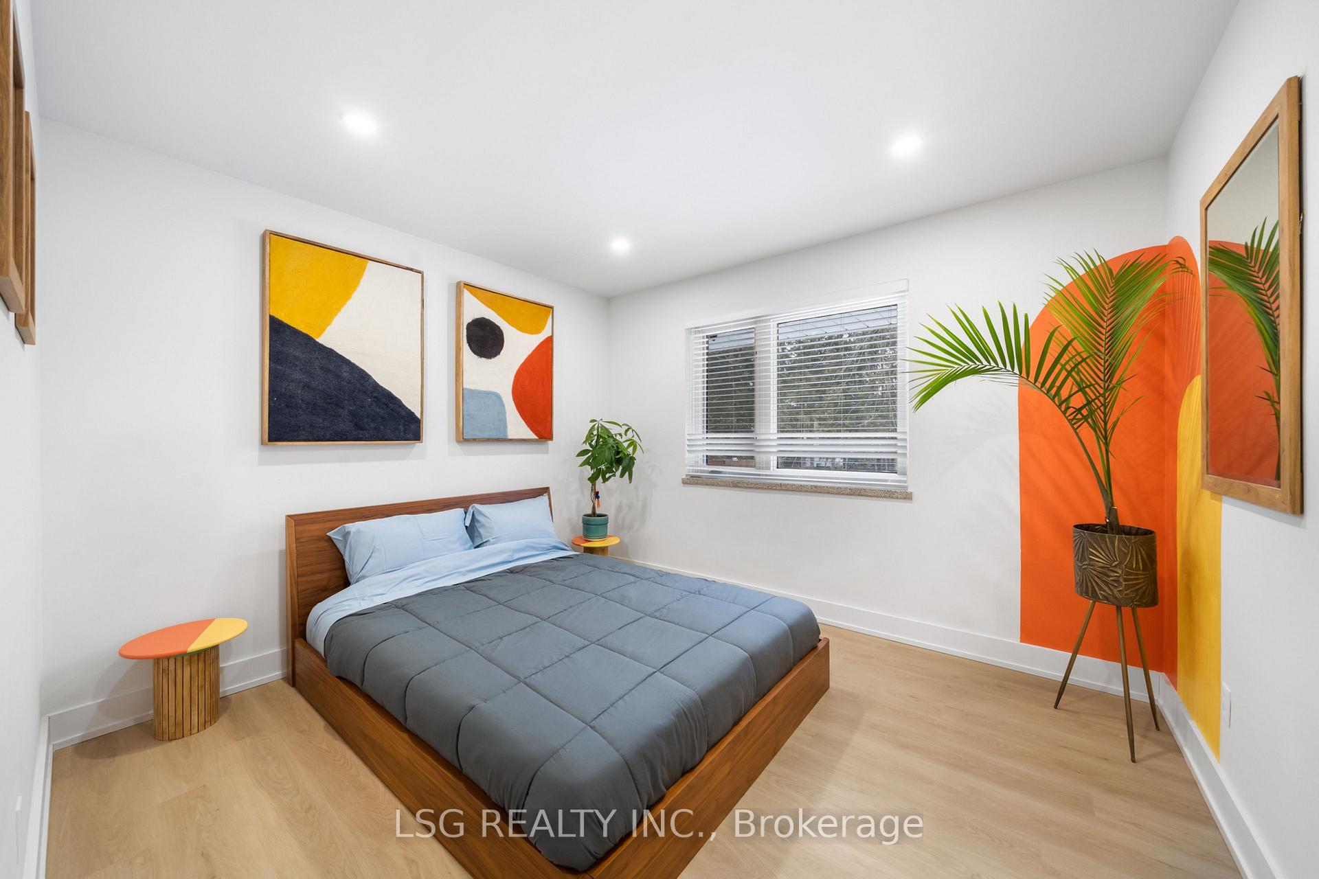 Photo 20 of 26 Grangemill Crescent, North York, Banbury-Don Mills — HOMEH