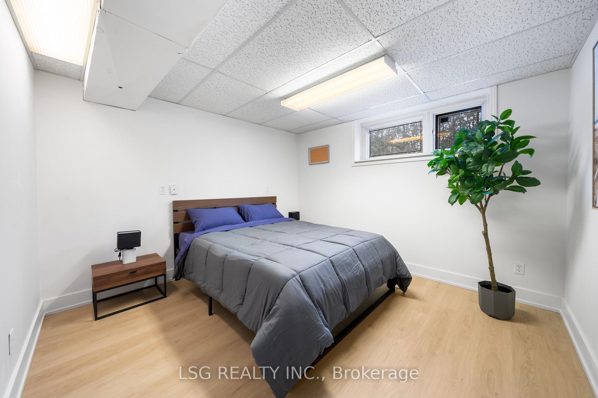 Photo 29 of 26 Grangemill Crescent, North York, Banbury-Don Mills — HOMEH