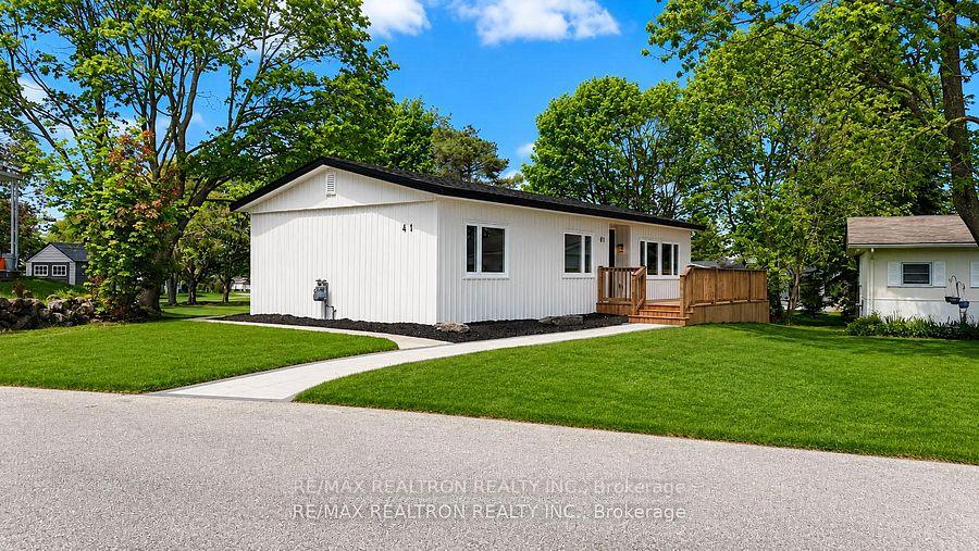Photo 2 of 41 Trefoil Drive, Innisfil, Rural Innisfil — HOMEH
