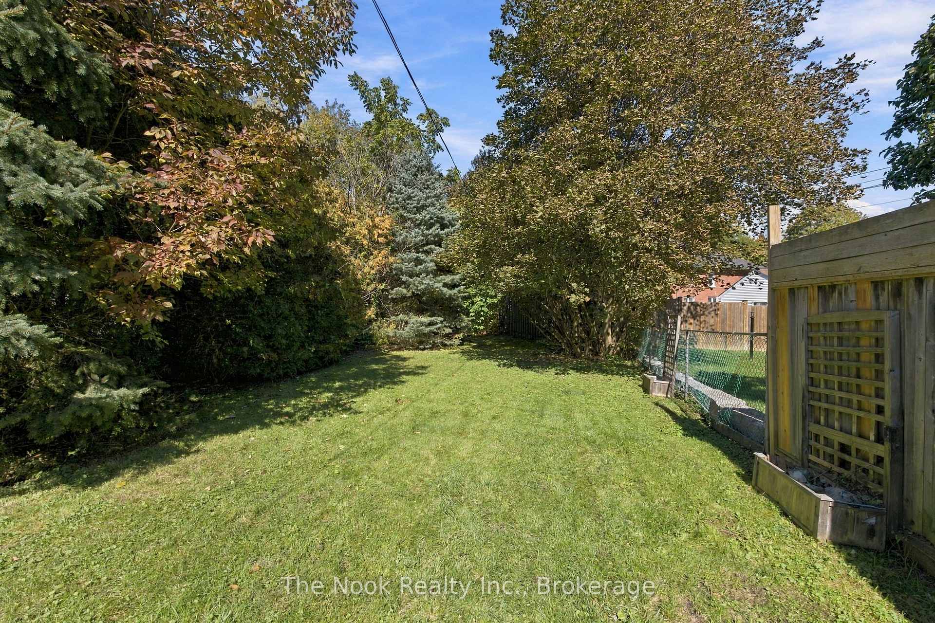Photo 5 of 64 Wellington Street, Clarington, Bowmanville — HOMEH