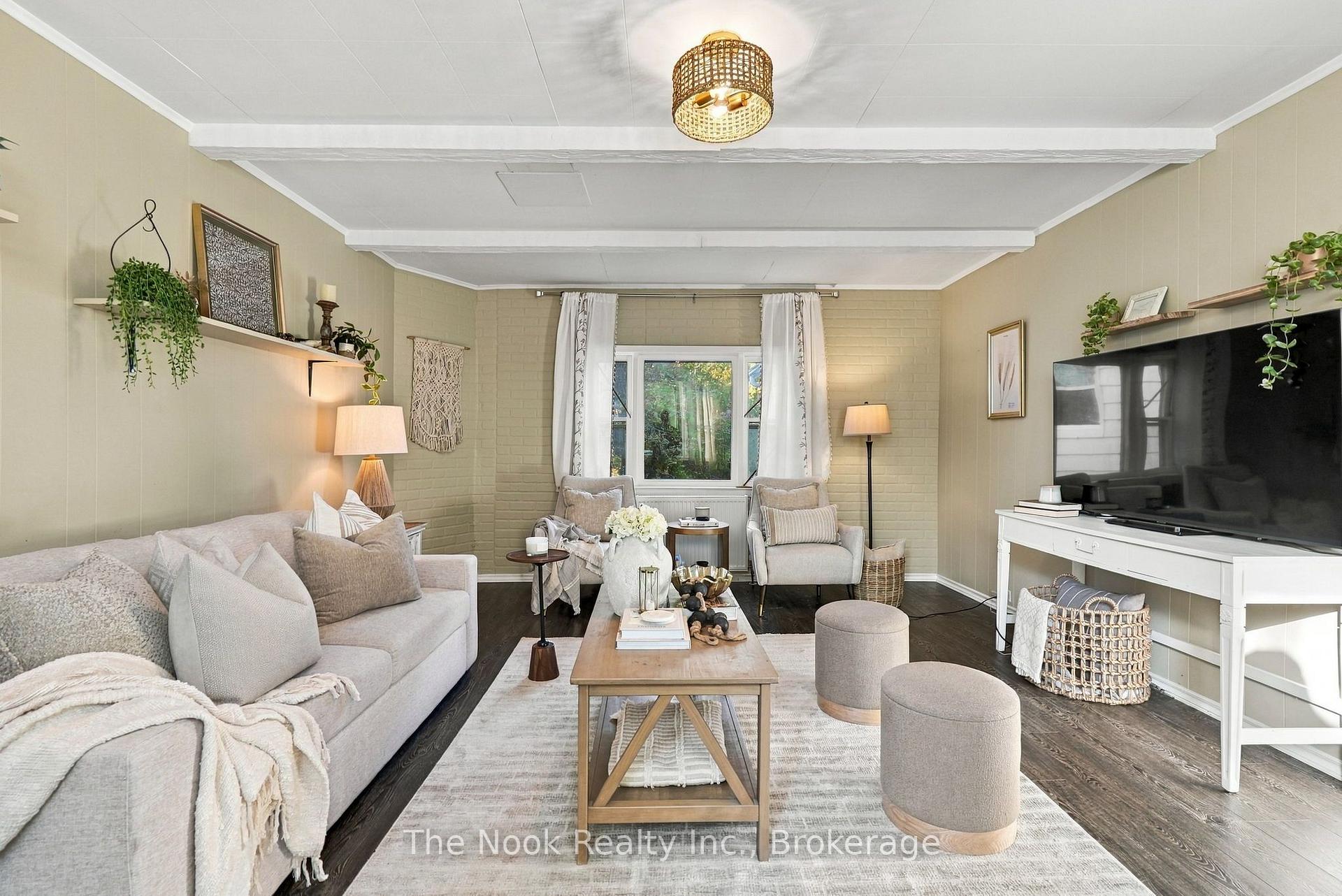 Photo 13 of 64 Wellington Street, Clarington, Bowmanville — HOMEH