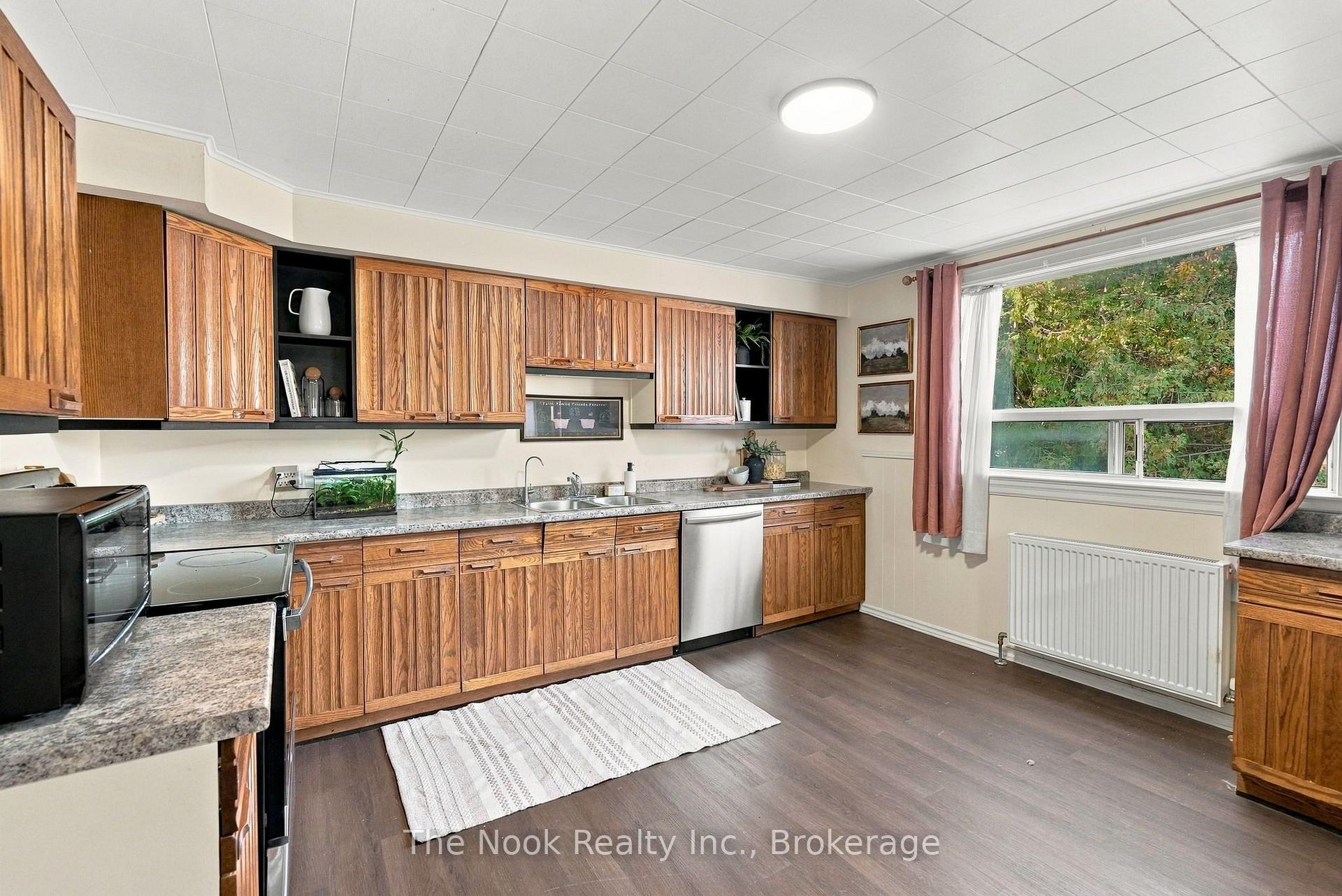 Photo 22 of 64 Wellington Street, Clarington, Bowmanville — HOMEH
