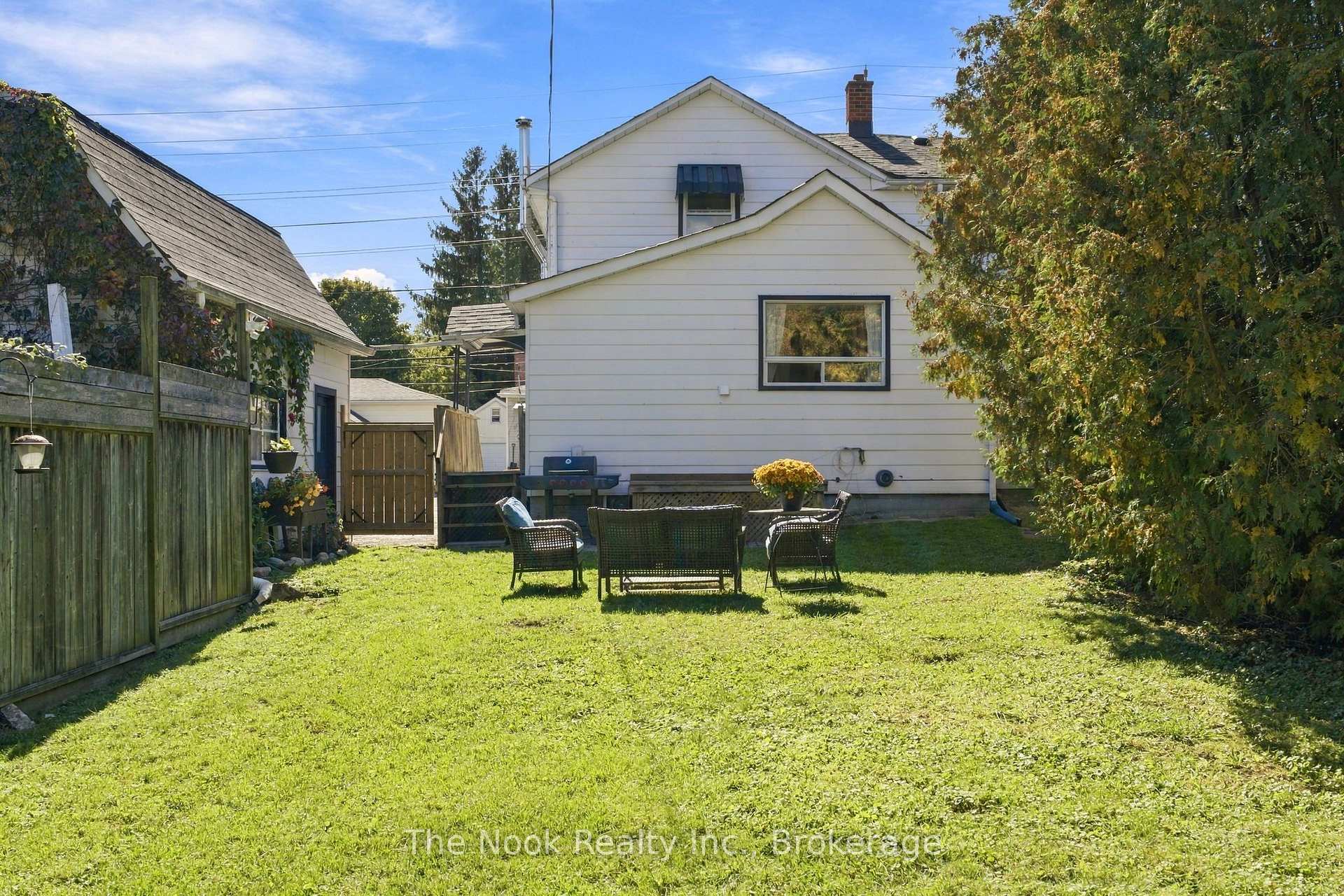 Photo 45 of 64 Wellington Street, Clarington, Bowmanville — HOMEH