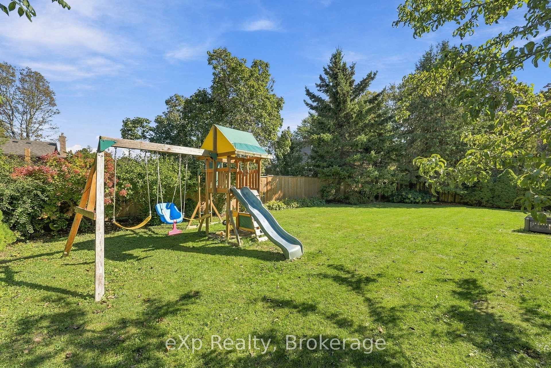 Photo 32 of 2 Ravensdale Road, Cobourg — HOMEH