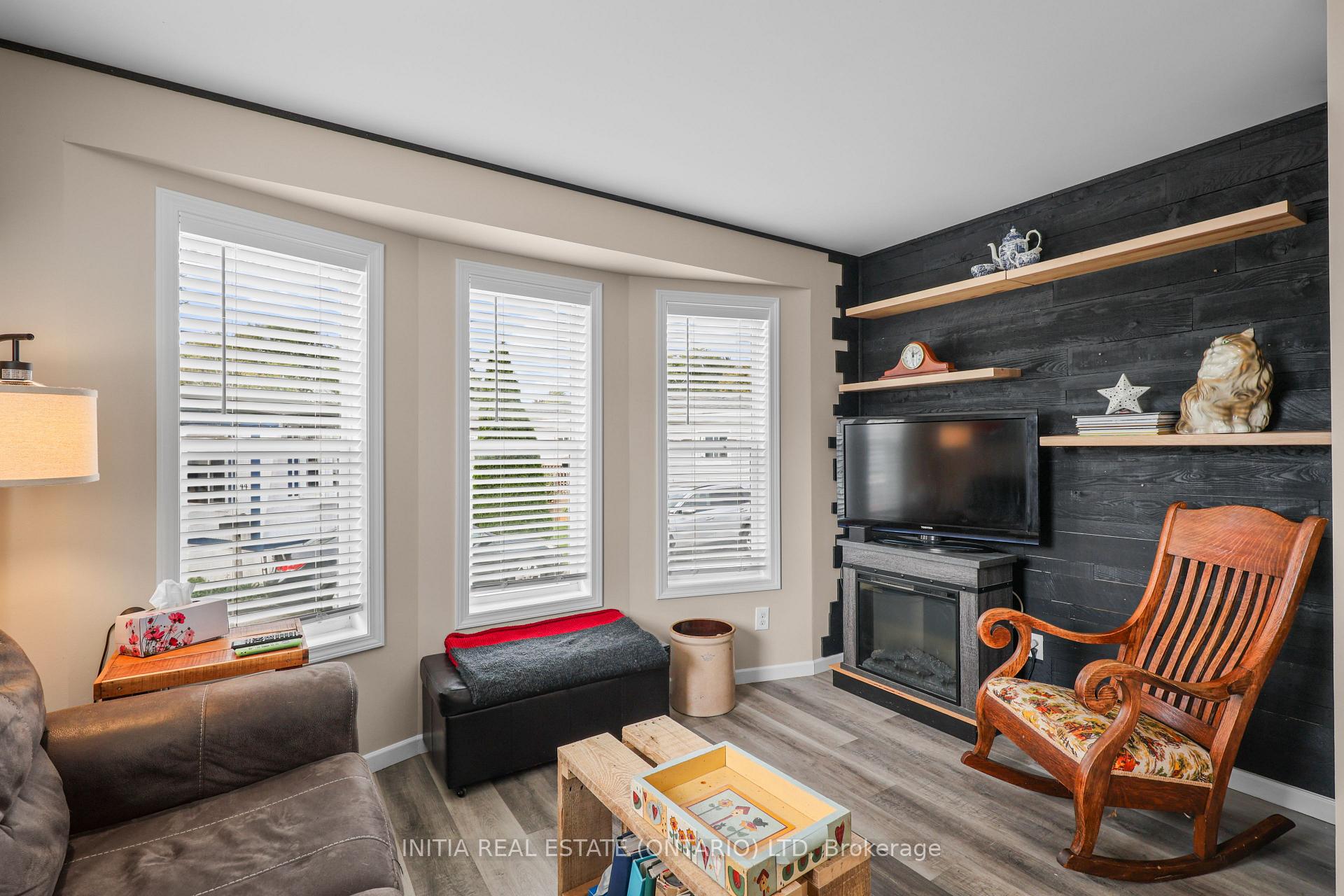 Photo 3 of Unit 57, 2189 Dundas Street, London, East I — HOMEH