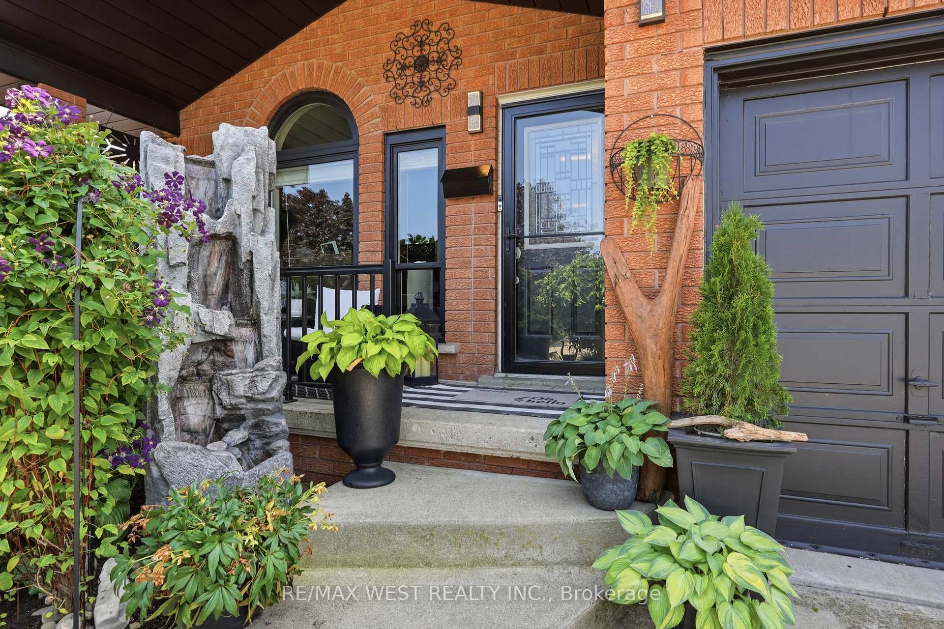 Photo 4 of 515 Berkindale Drive, Hamilton, Riverdale — HOMEH