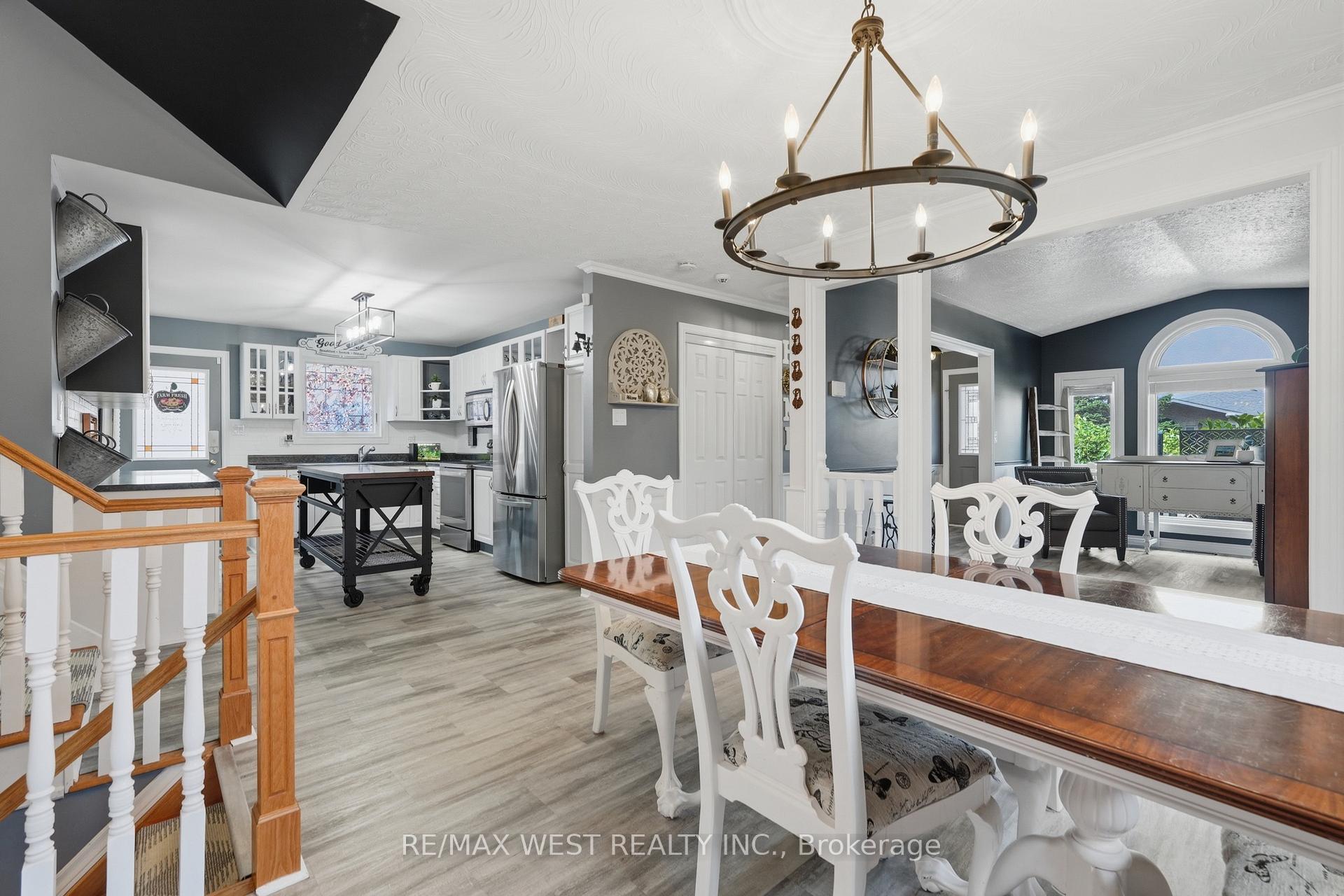Photo 5 of 515 Berkindale Drive, Hamilton, Riverdale — HOMEH