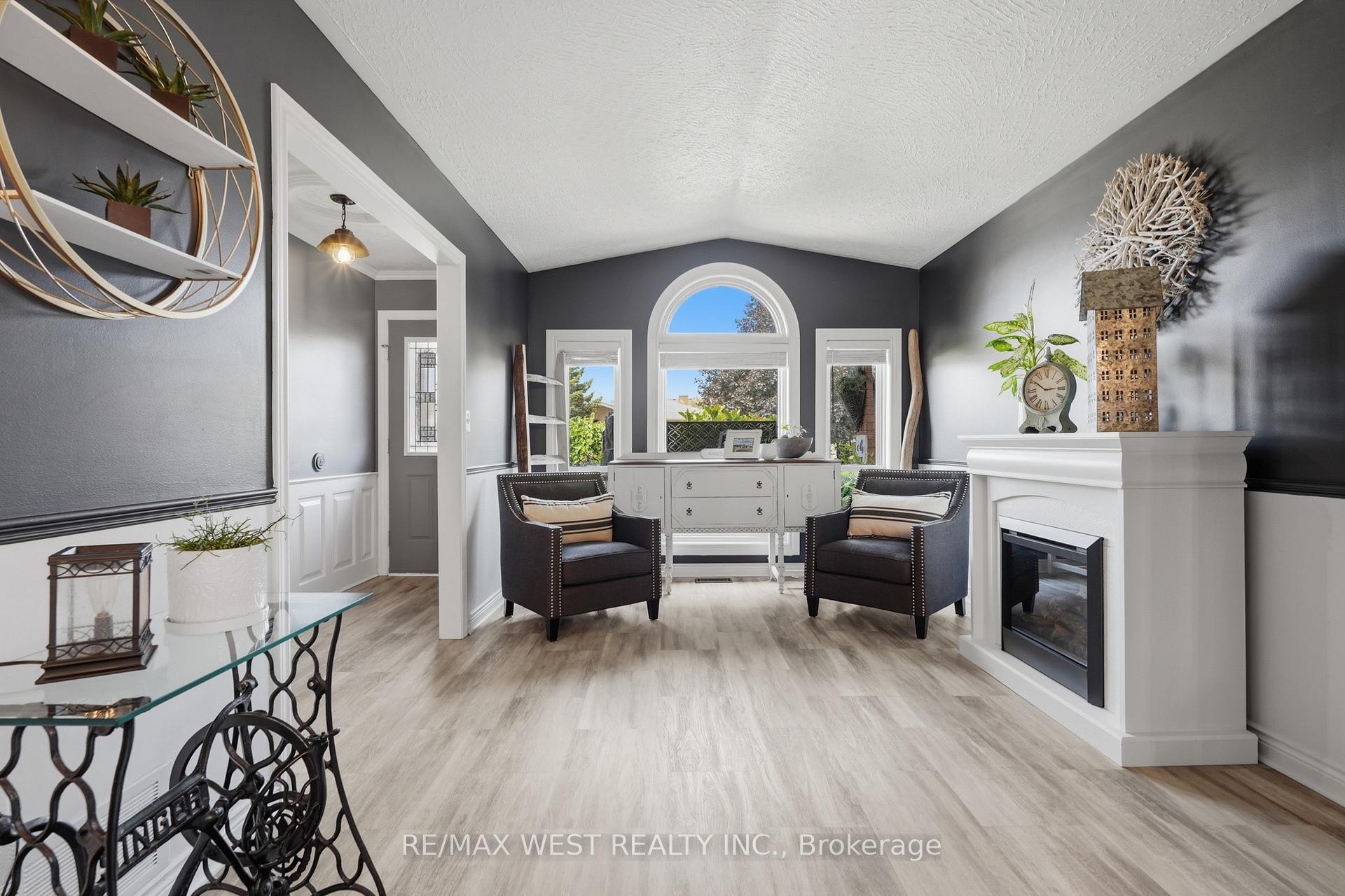 Photo 8 of 515 Berkindale Drive, Hamilton, Riverdale — HOMEH