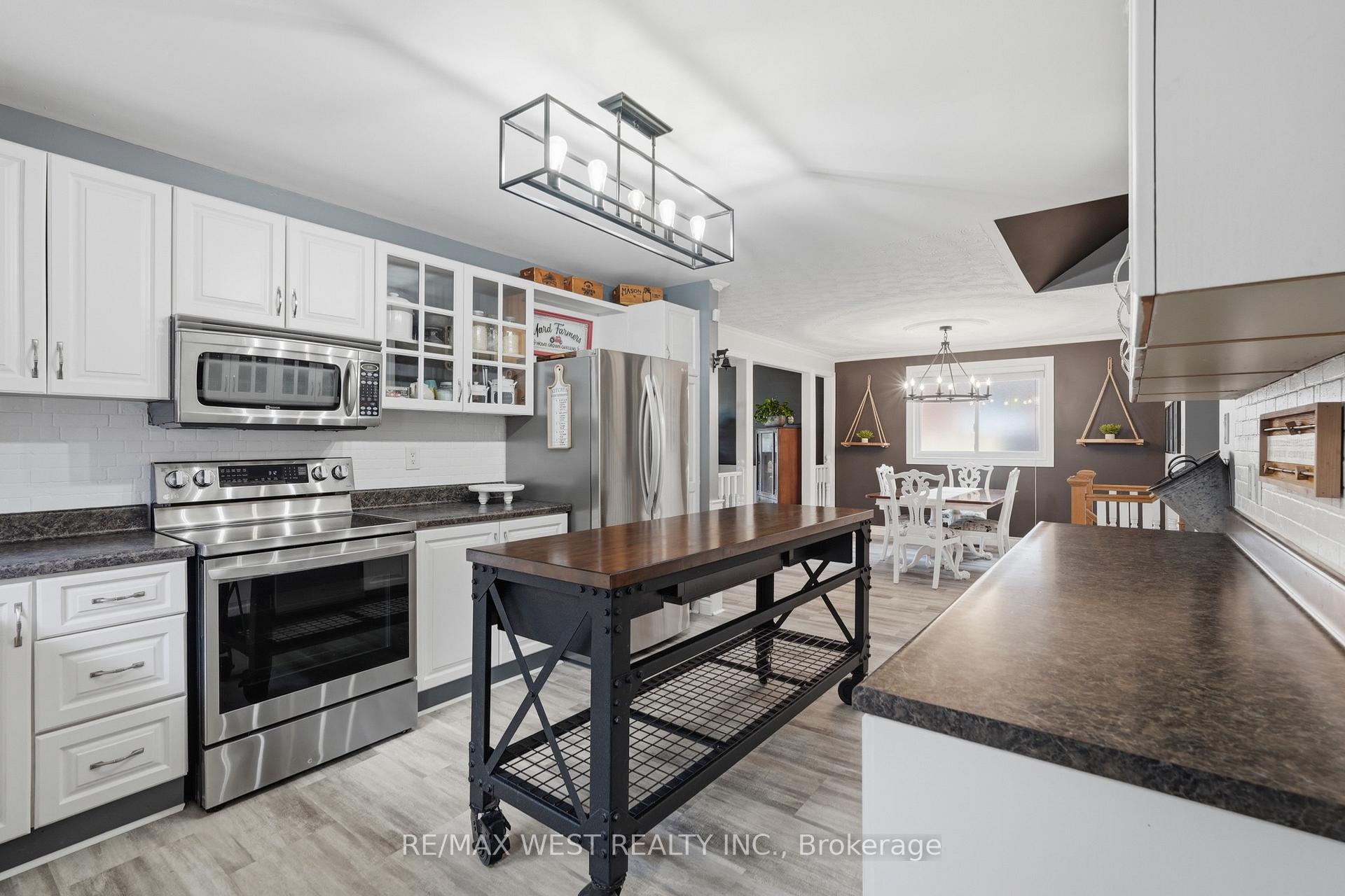 Photo 9 of 515 Berkindale Drive, Hamilton, Riverdale — HOMEH