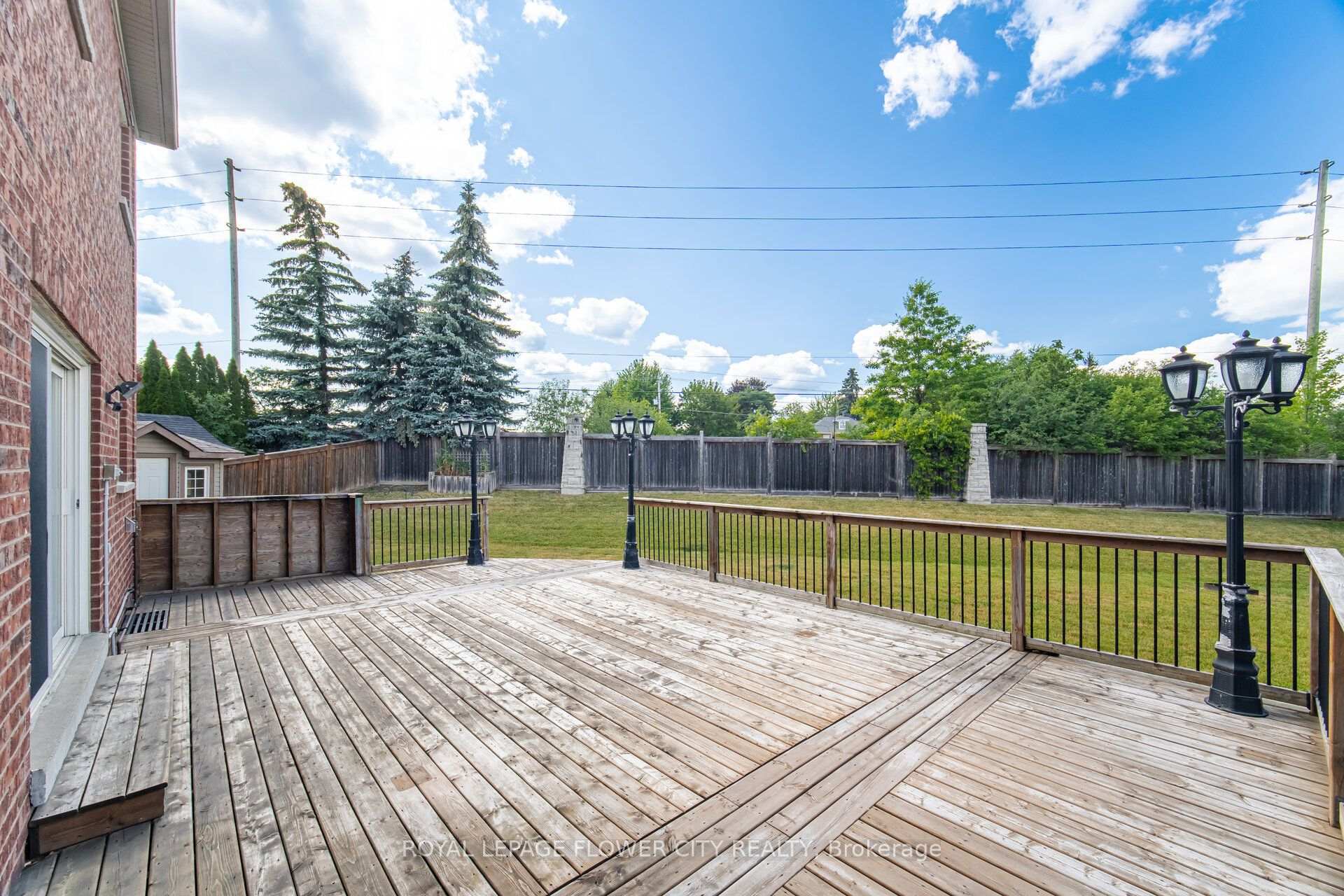 Photo 33 of 56 Laurentide Crescent, Brampton, Vales of Castlemore North — HOMEH