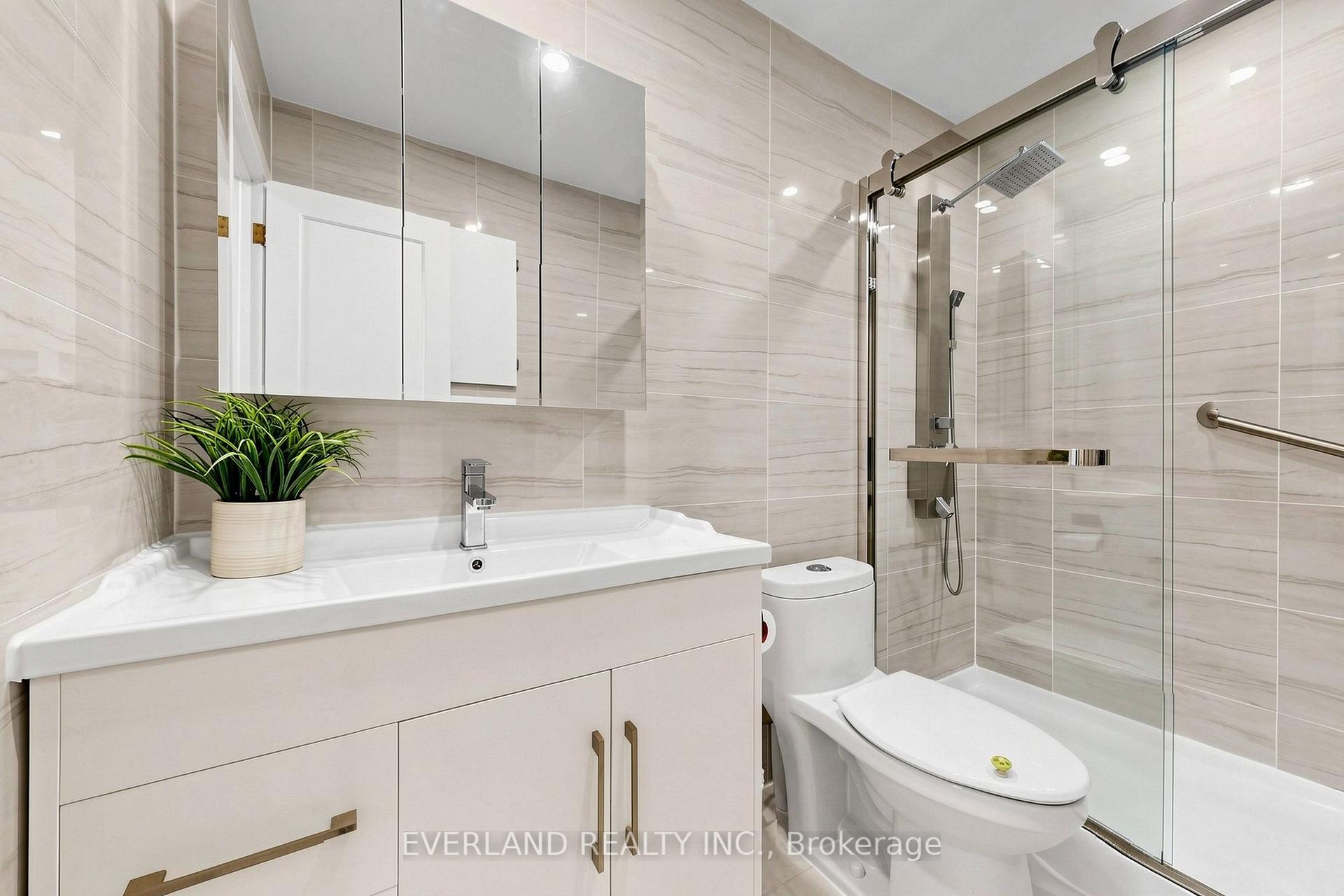 Photo 20 of 38 Six Nations Avenue, Scarborough, Woburn — HOMEH
