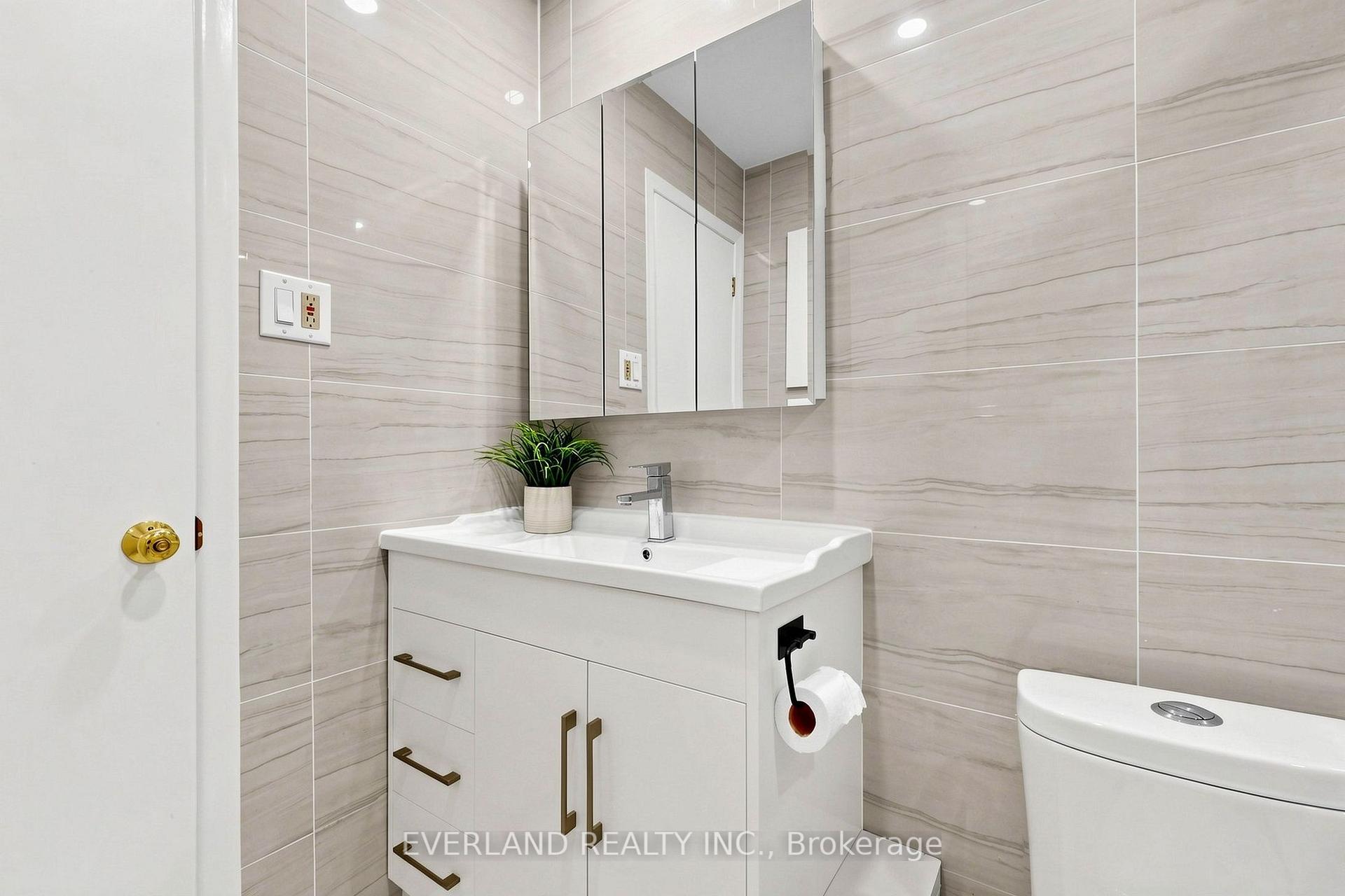 Photo 21 of 38 Six Nations Avenue, Scarborough, Woburn — HOMEH