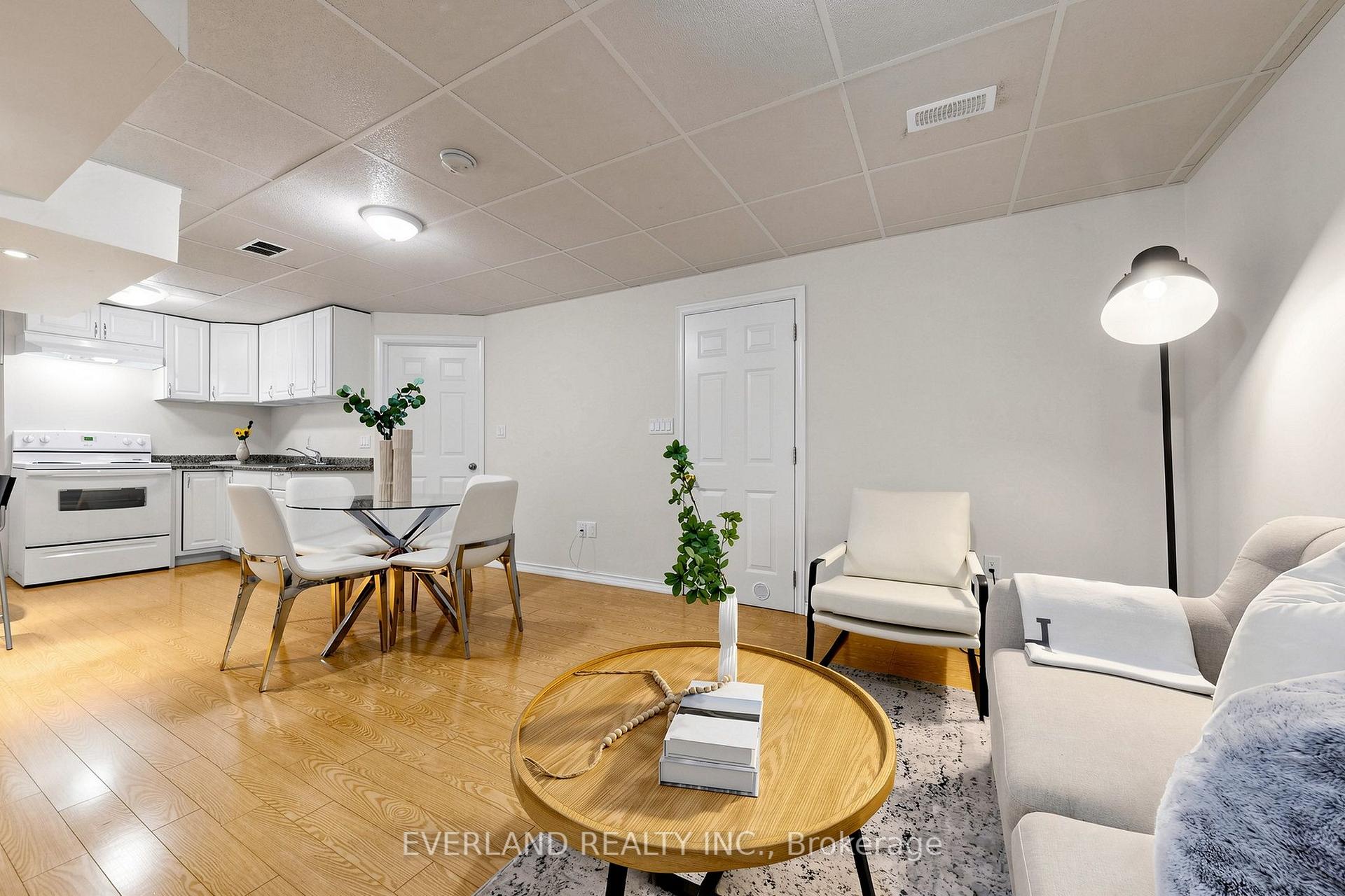 Photo 23 of 38 Six Nations Avenue, Scarborough, Woburn — HOMEH