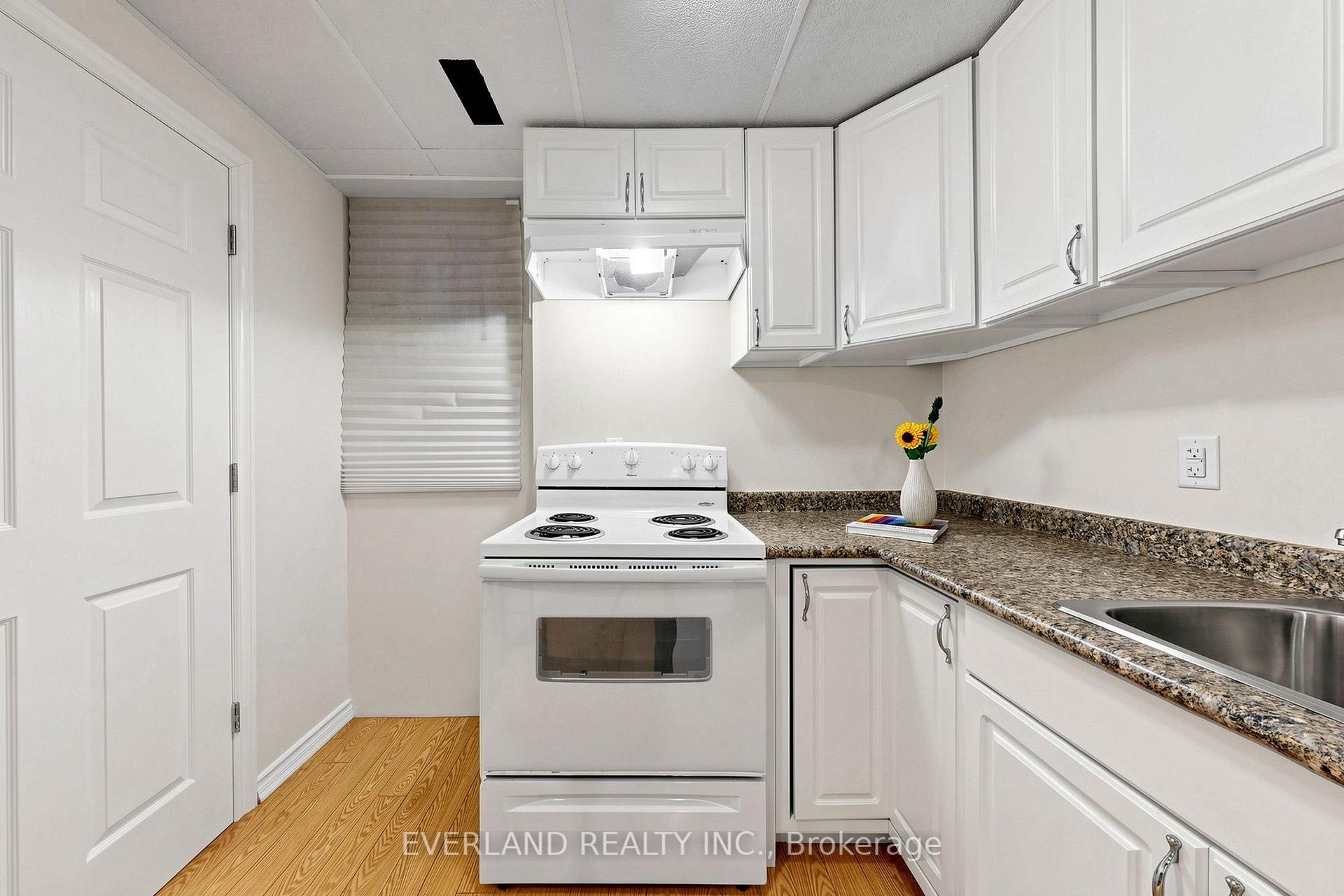 Photo 26 of 38 Six Nations Avenue, Scarborough, Woburn — HOMEH
