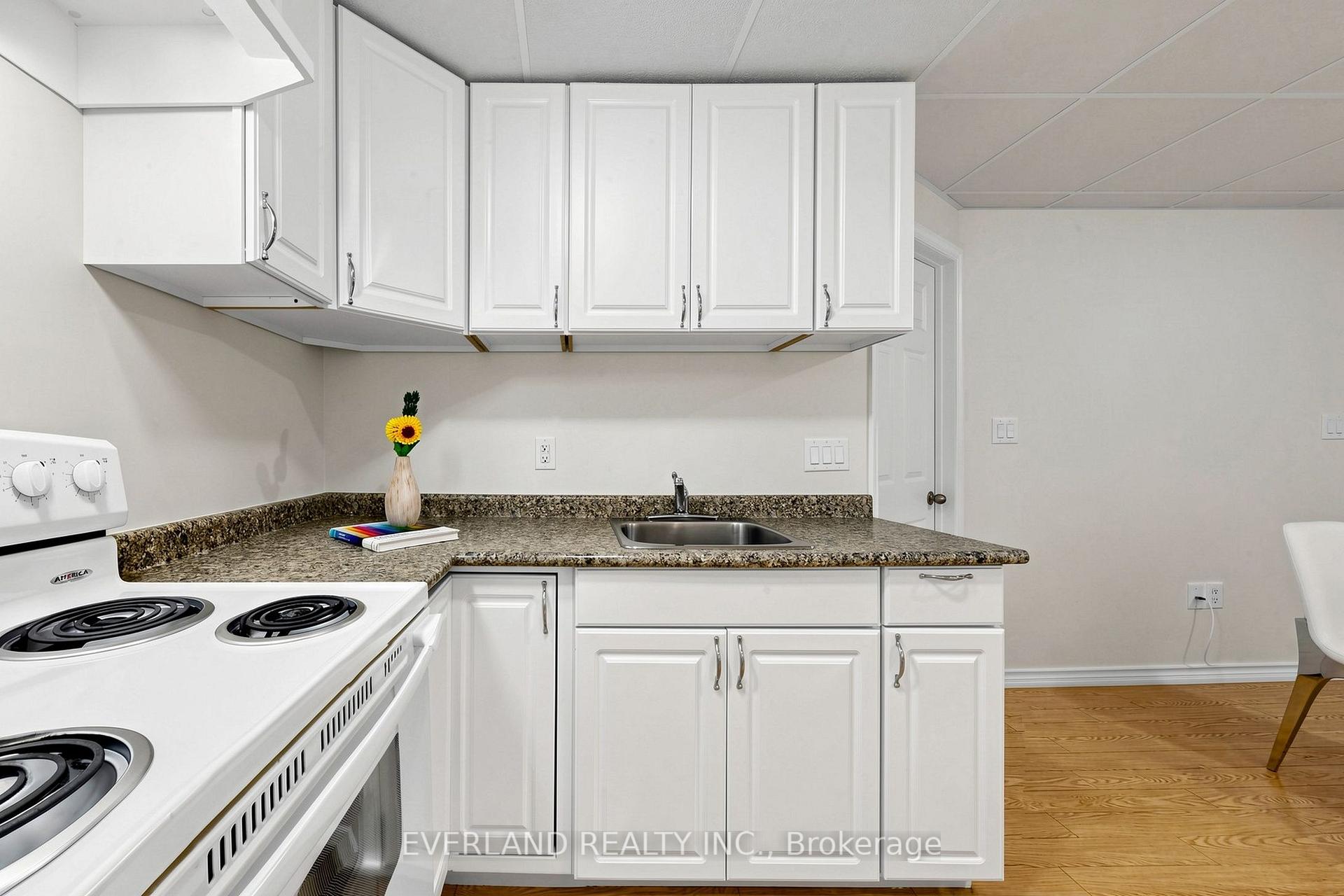 Photo 27 of 38 Six Nations Avenue, Scarborough, Woburn — HOMEH