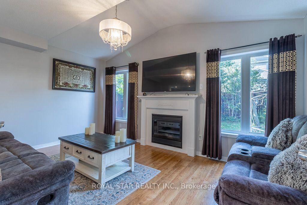 Photo 5 of 1164 Stire Street, Oshawa, Pinecrest — HOMEH