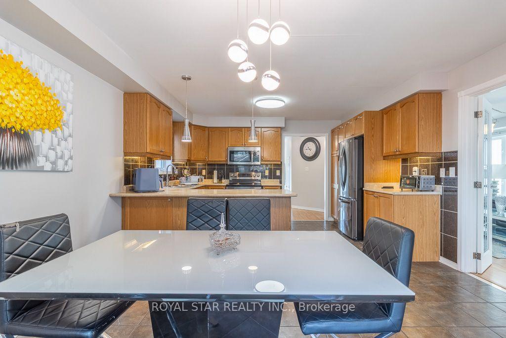 Photo 8 of 1164 Stire Street, Oshawa, Pinecrest — HOMEH