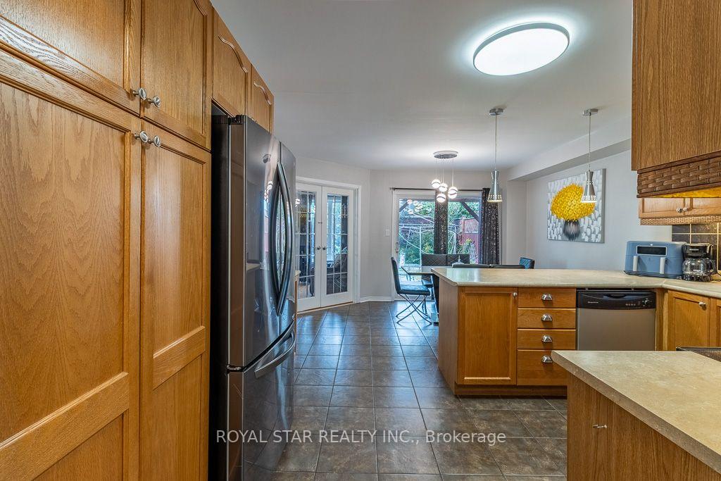 Photo 29 of 1164 Stire Street, Oshawa, Pinecrest — HOMEH