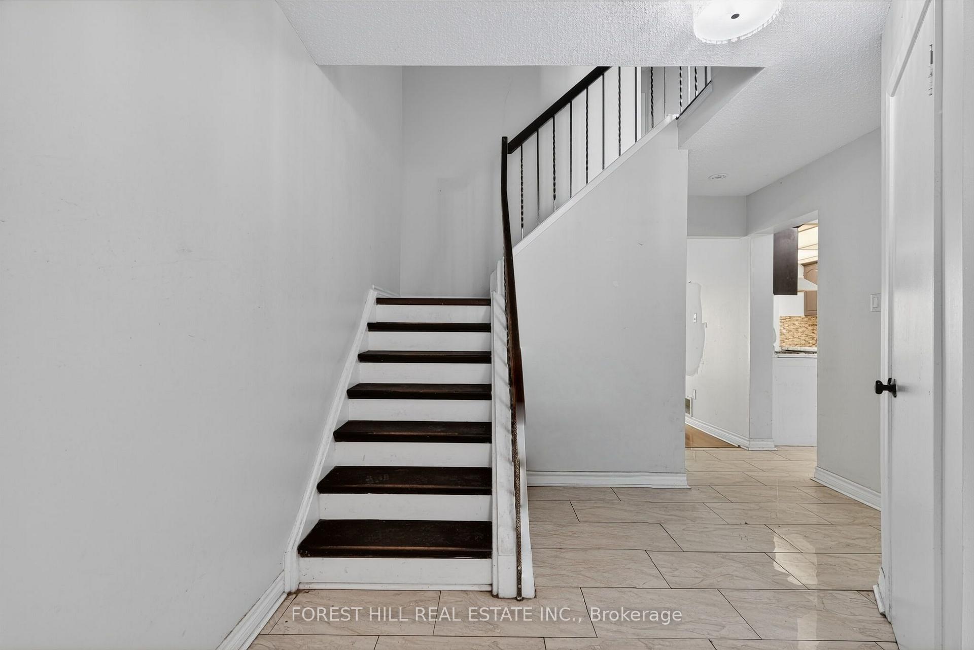 Photo 4 of 27 Saturn Drive, Brampton, Madoc — HOMEH