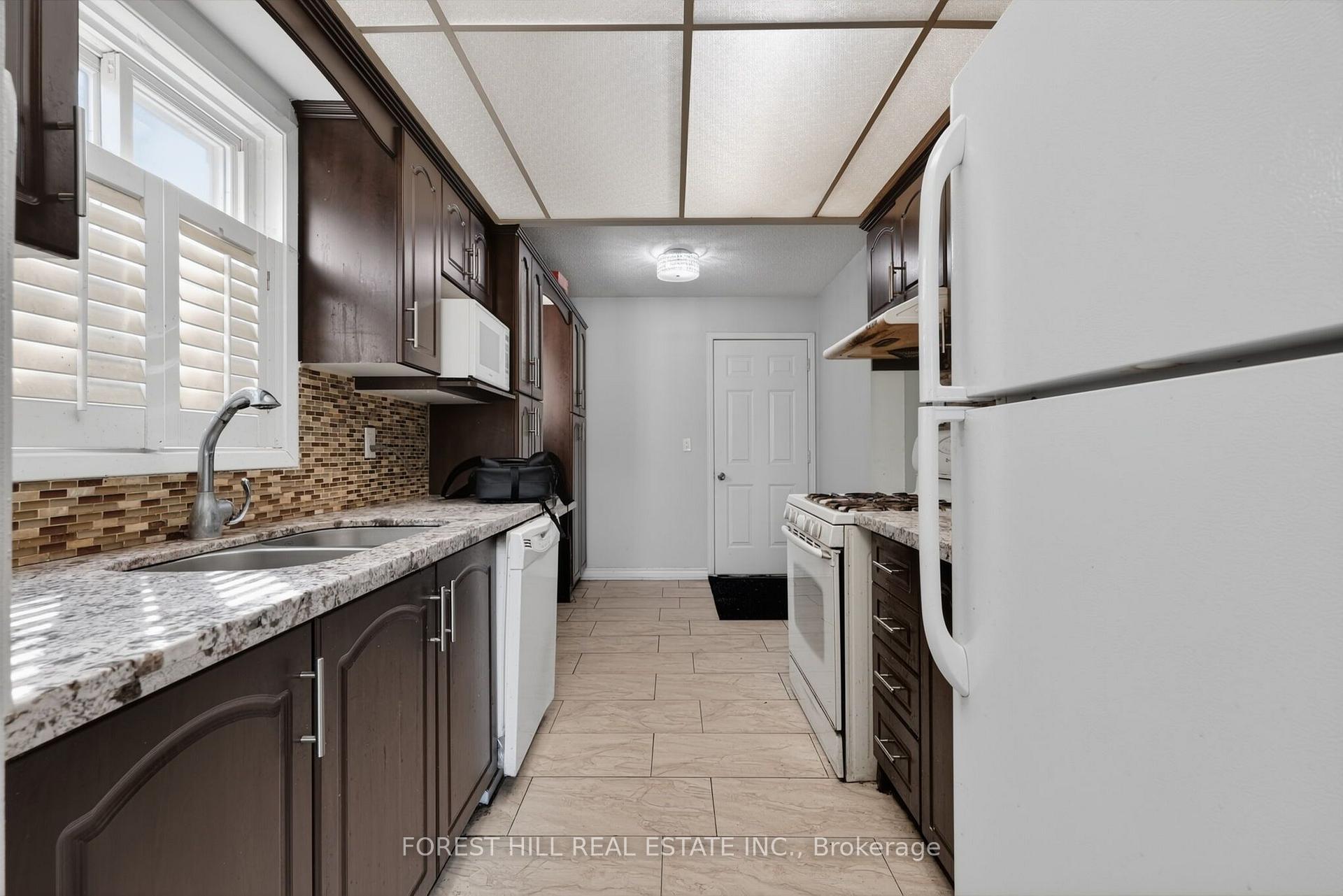 Photo 12 of 27 Saturn Drive, Brampton, Madoc — HOMEH