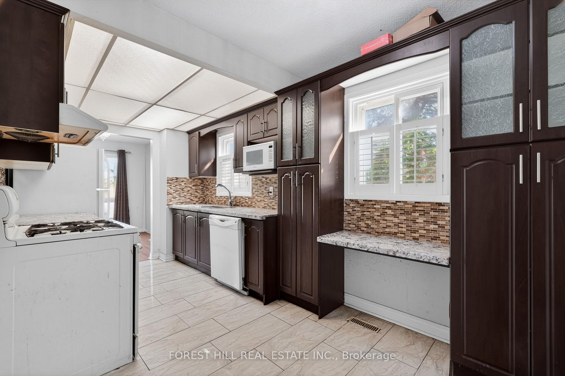 Photo 15 of 27 Saturn Drive, Brampton, Madoc — HOMEH