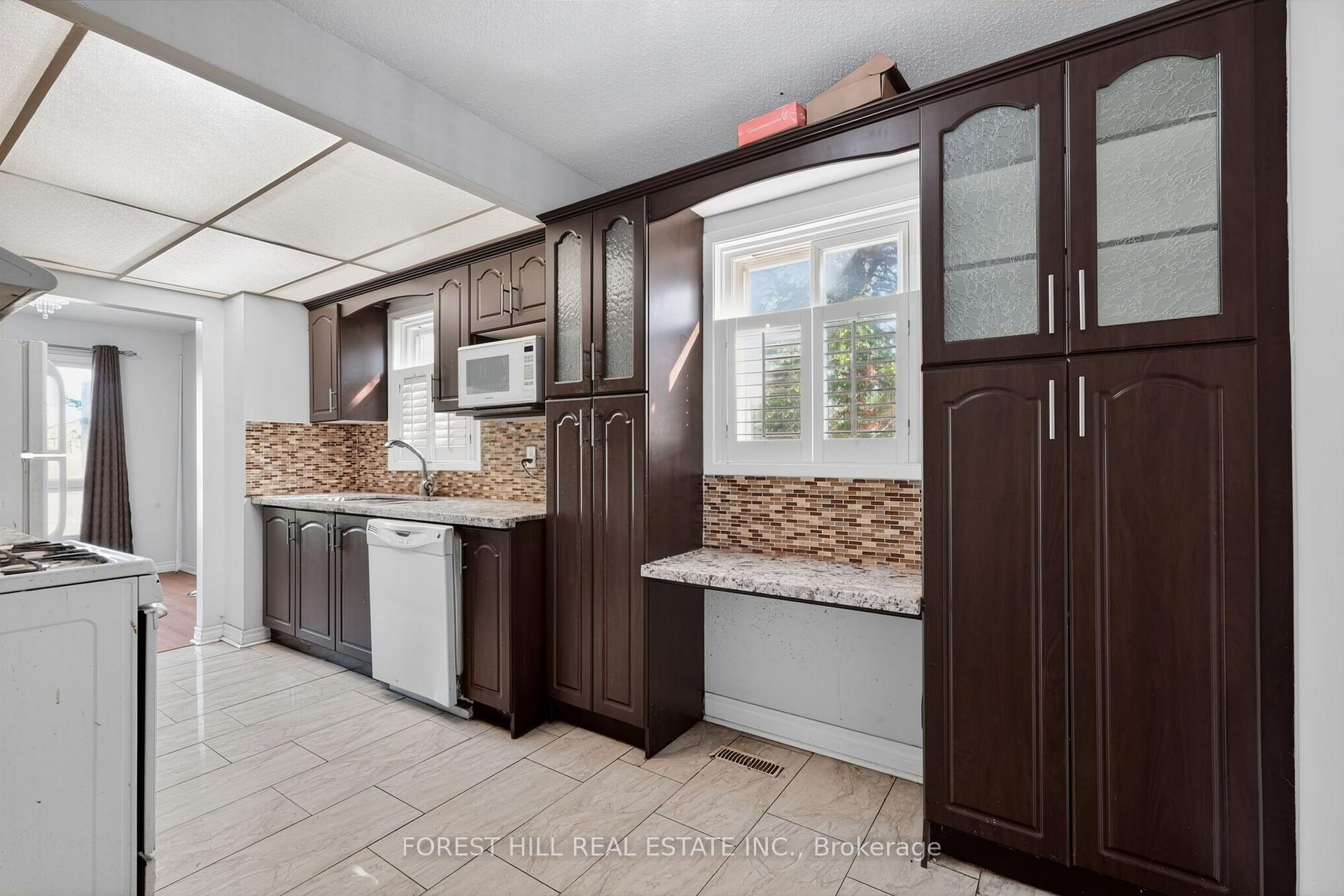 Photo 16 of 27 Saturn Drive, Brampton, Madoc — HOMEH