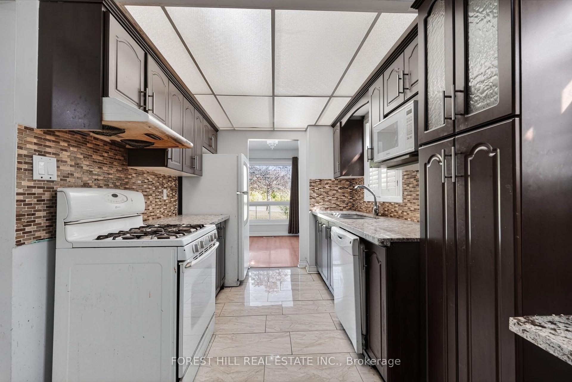 Photo 17 of 27 Saturn Drive, Brampton, Madoc — HOMEH