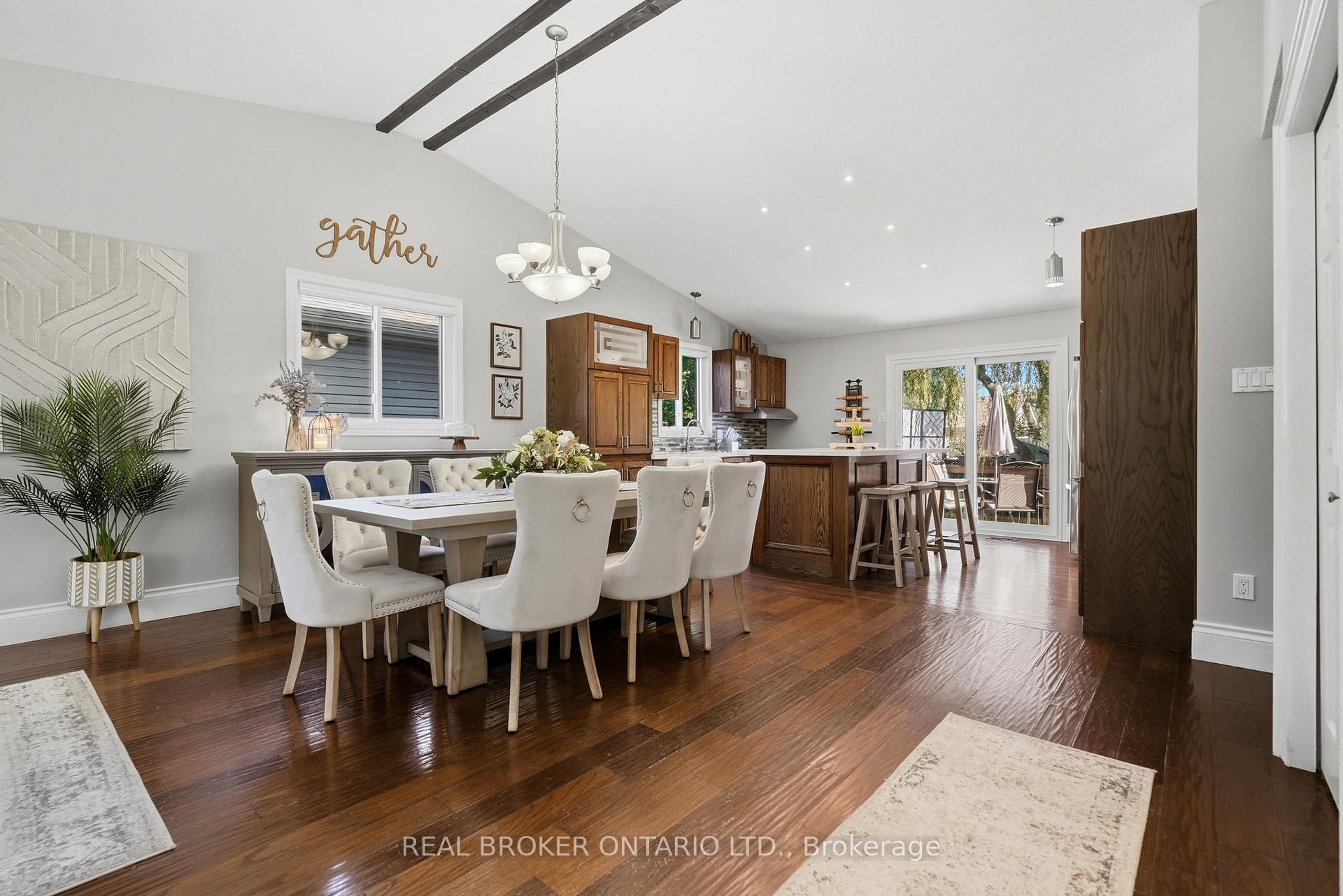 Photo 6 of 8 Moyle Drive, Brantford, Mayfair — HOMEH