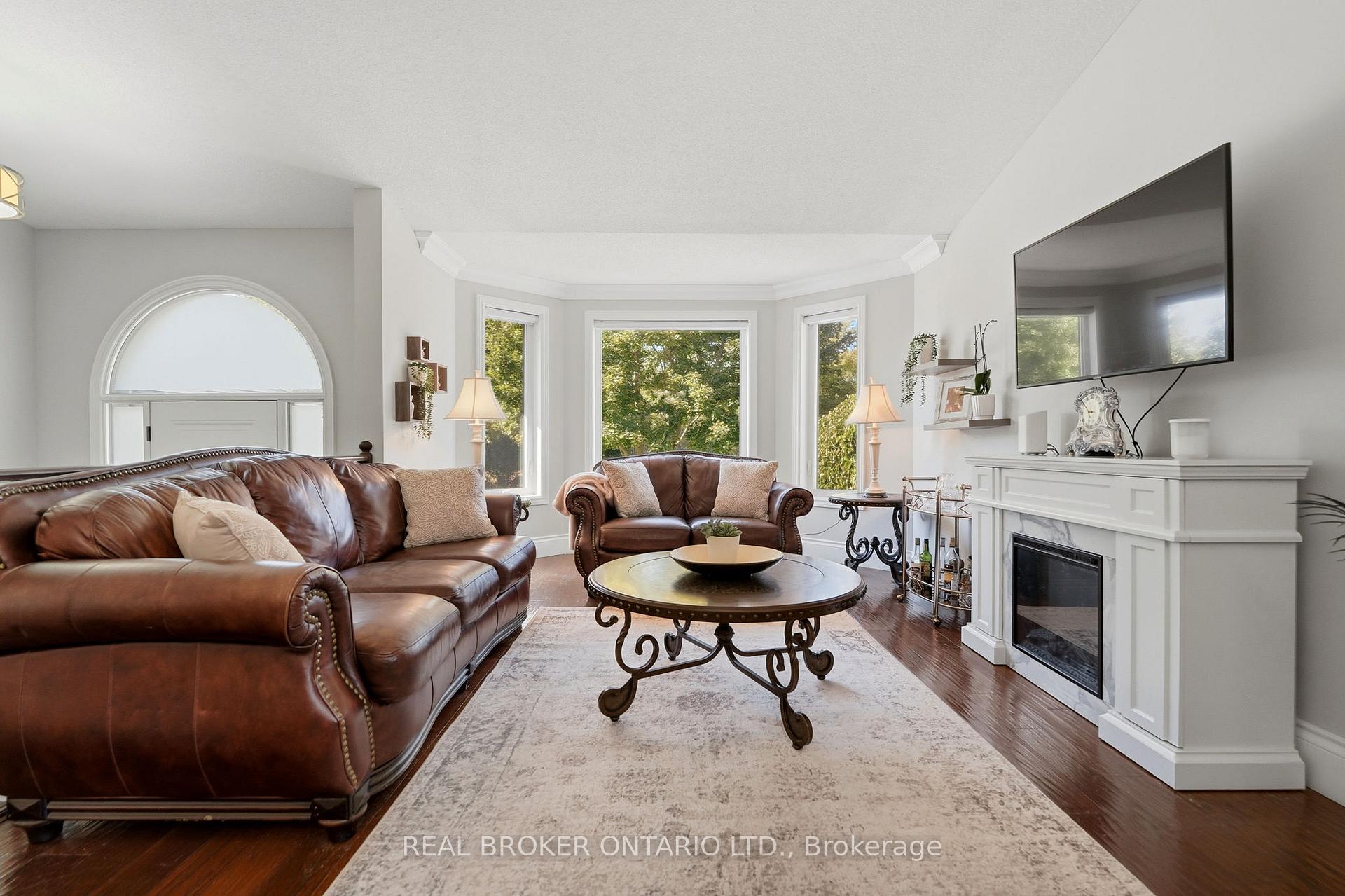 Photo 7 of 8 Moyle Drive, Brantford, Mayfair — HOMEH