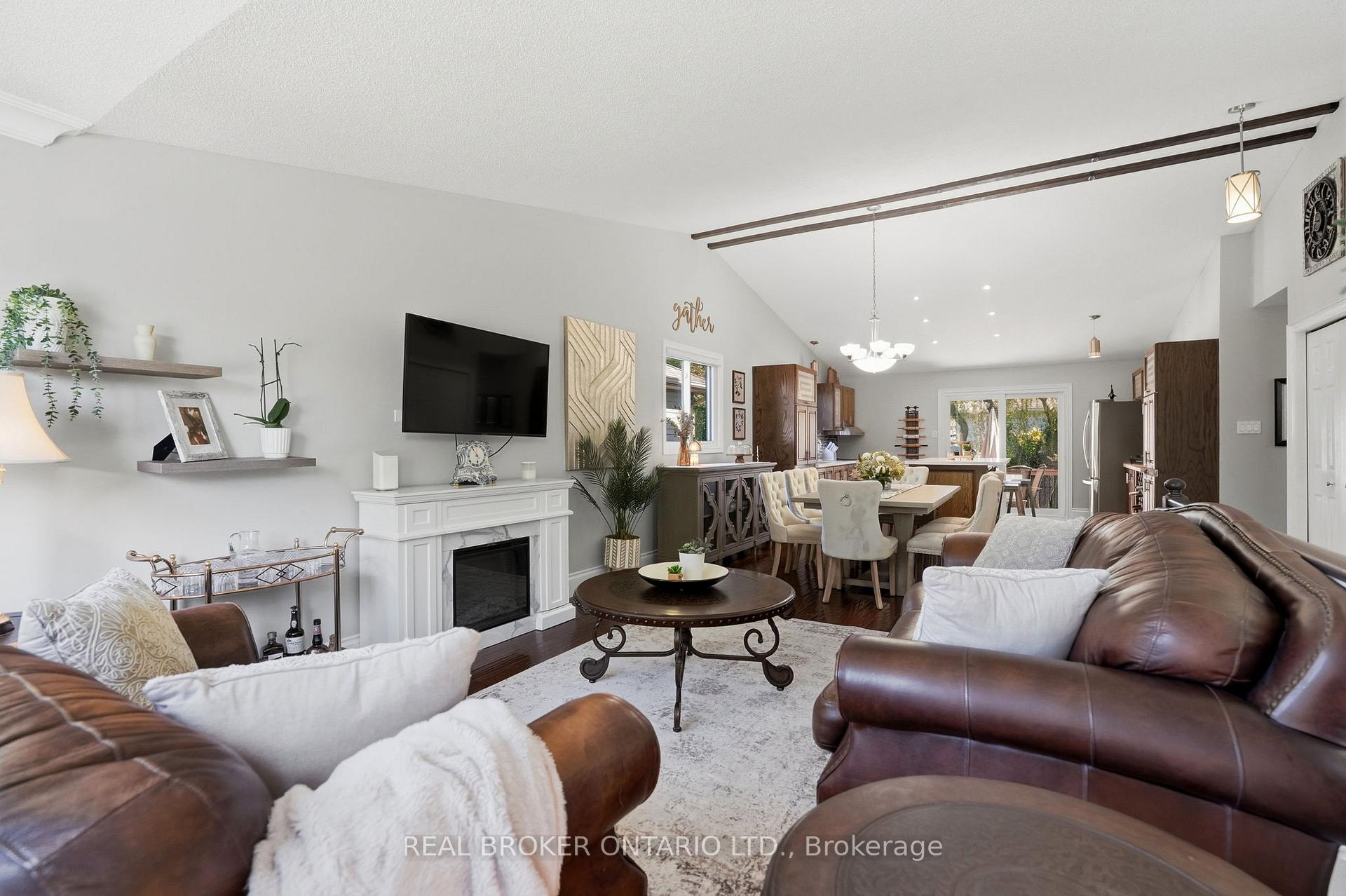 Photo 8 of 8 Moyle Drive, Brantford, Mayfair — HOMEH