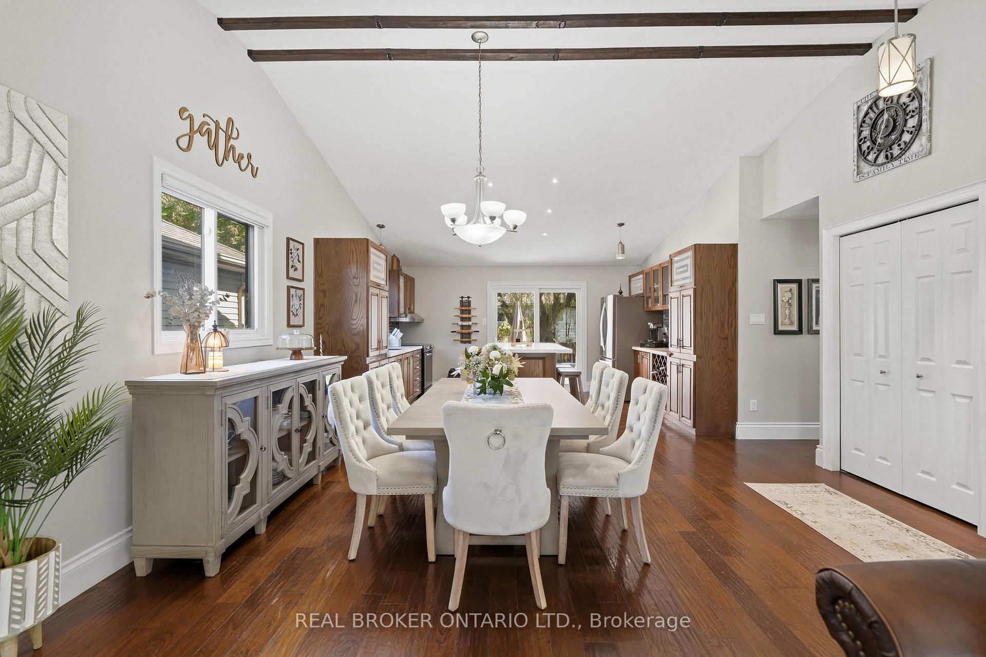 Photo 9 of 8 Moyle Drive, Brantford, Mayfair — HOMEH
