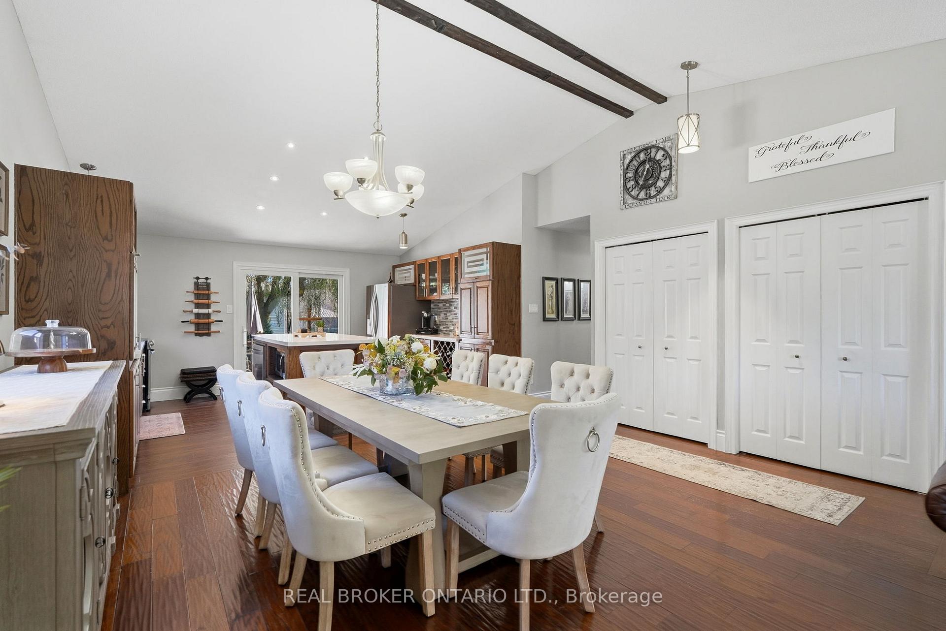 Photo 10 of 8 Moyle Drive, Brantford, Mayfair — HOMEH