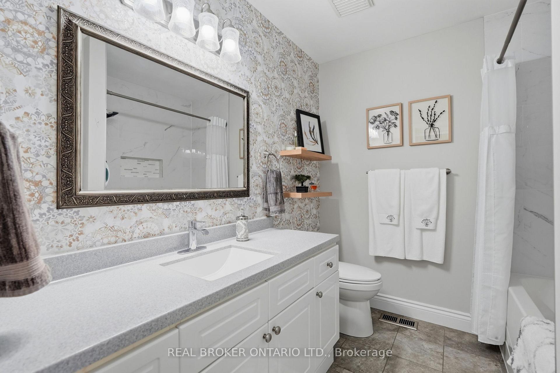 Photo 17 of 8 Moyle Drive, Brantford, Mayfair — HOMEH