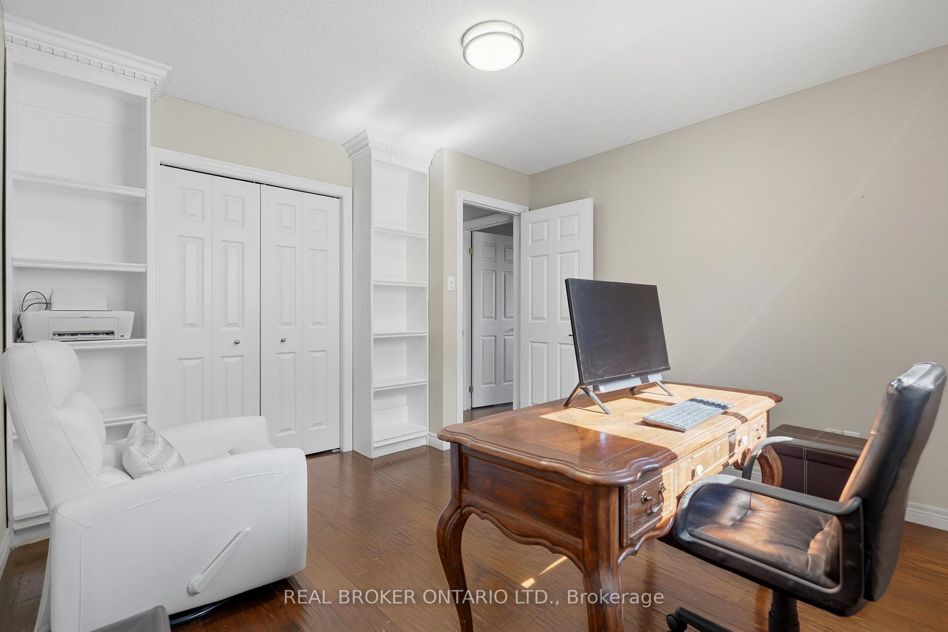 Photo 25 of 8 Moyle Drive, Brantford, Mayfair — HOMEH