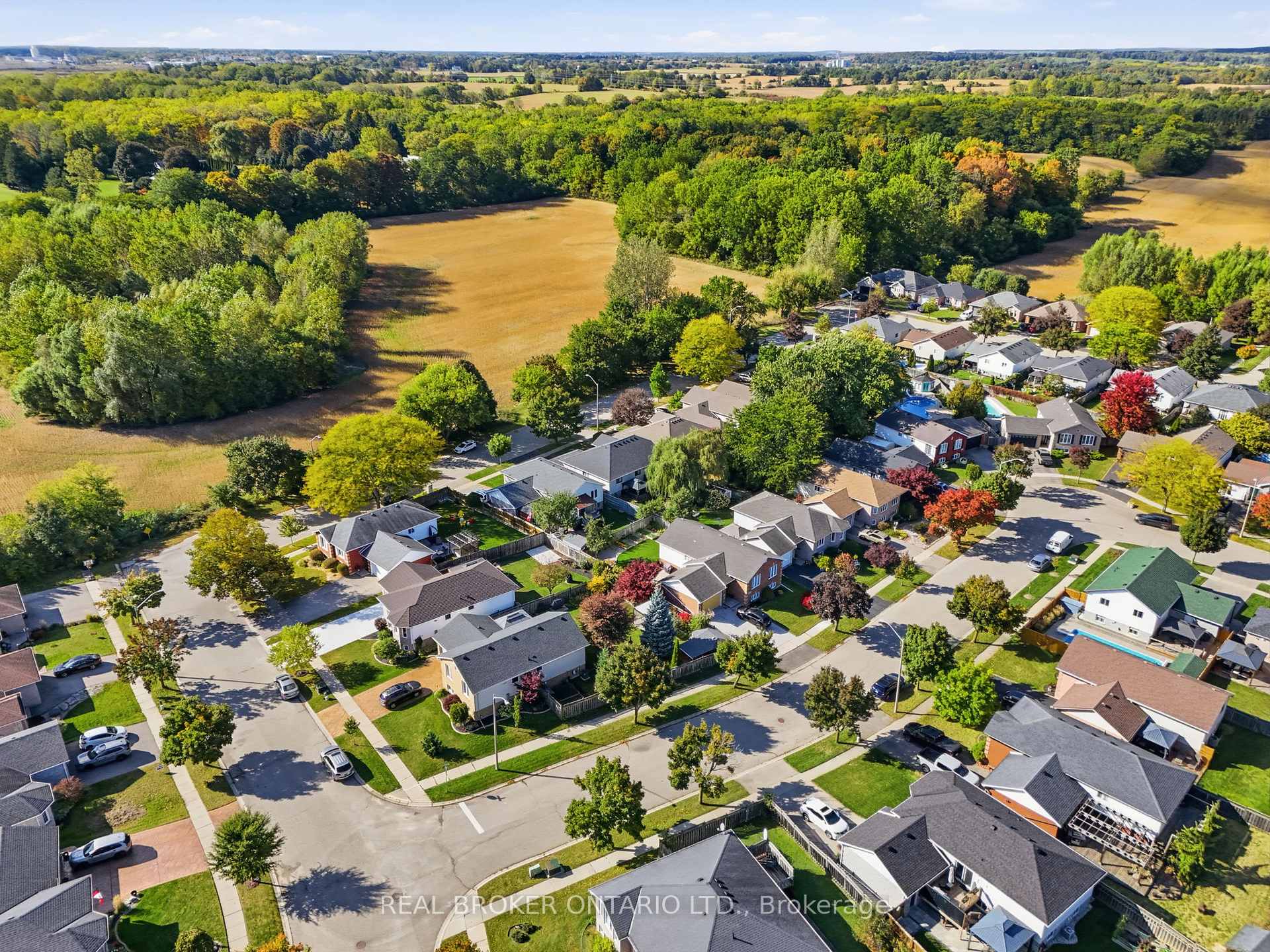 Photo 45 of 8 Moyle Drive, Brantford, Mayfair — HOMEH