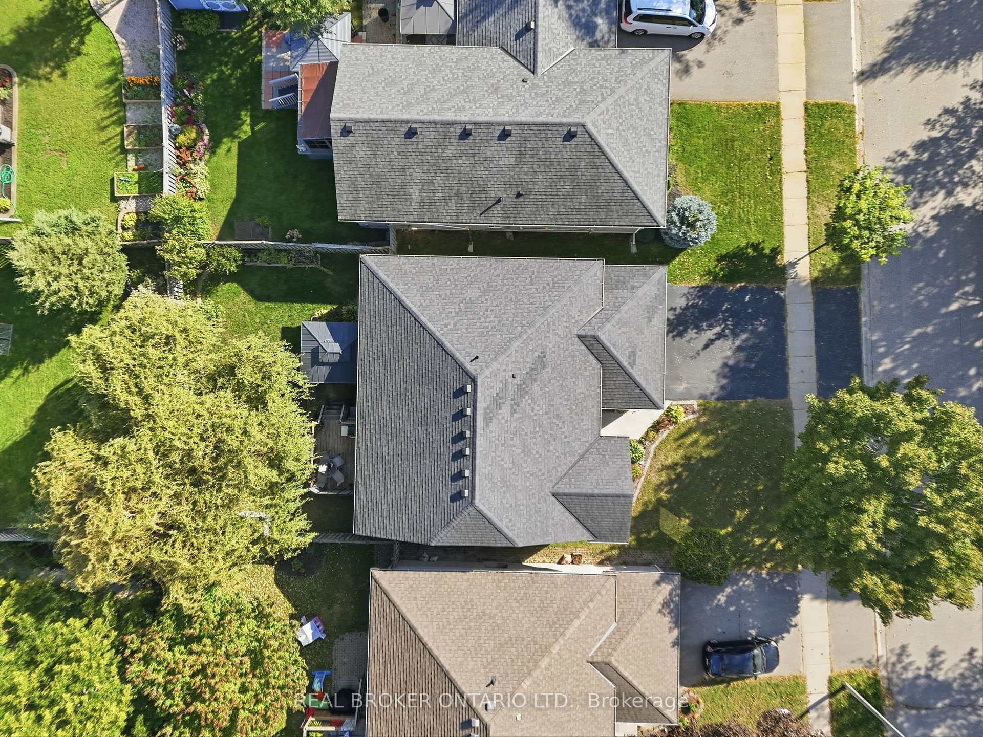 Photo 49 of 8 Moyle Drive, Brantford, Mayfair — HOMEH