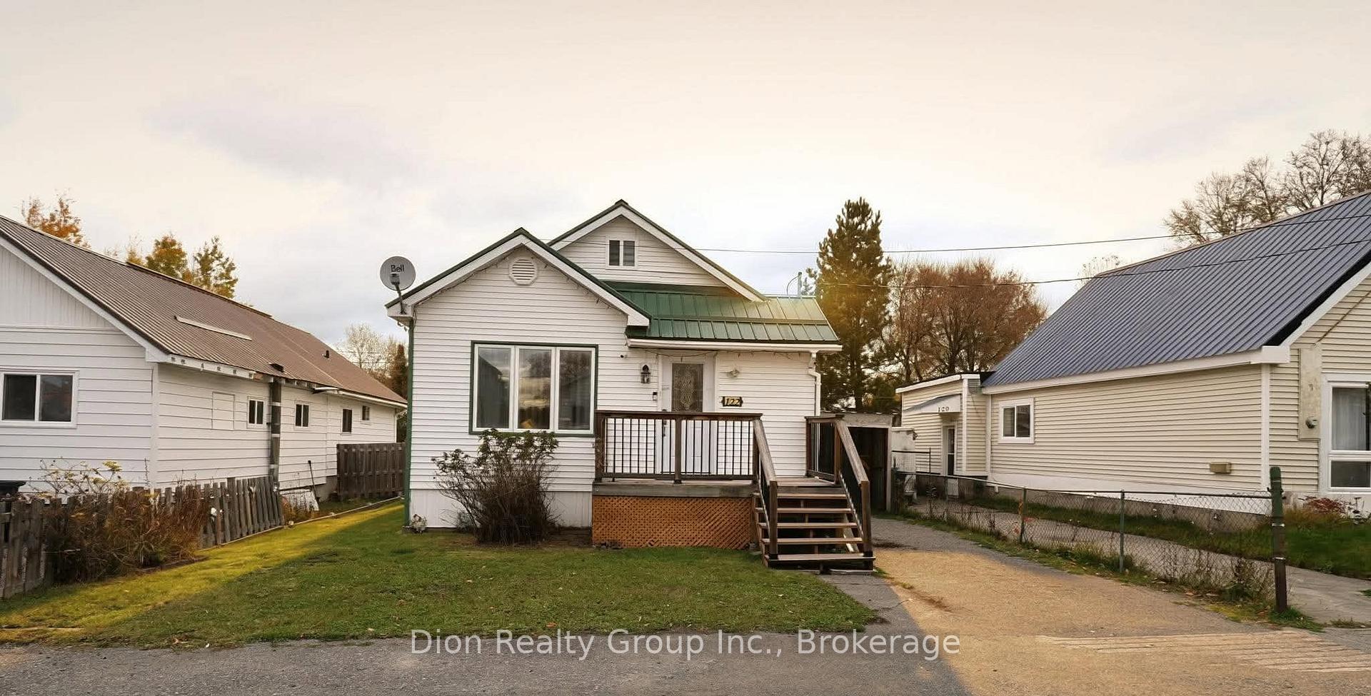 Front of 122 Poplar Avenue