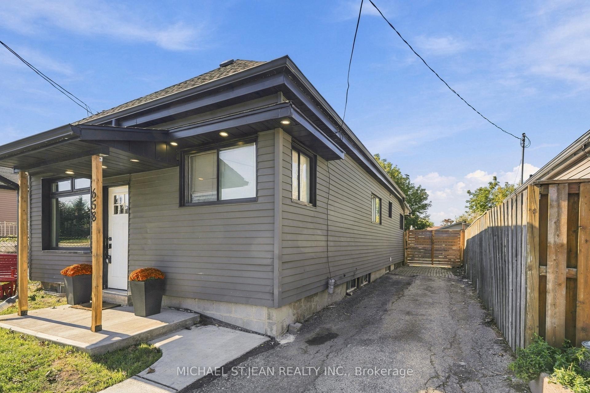 Photo 4 of 658 Upper Wellington Street, Hamilton, Centremount — HOMEH